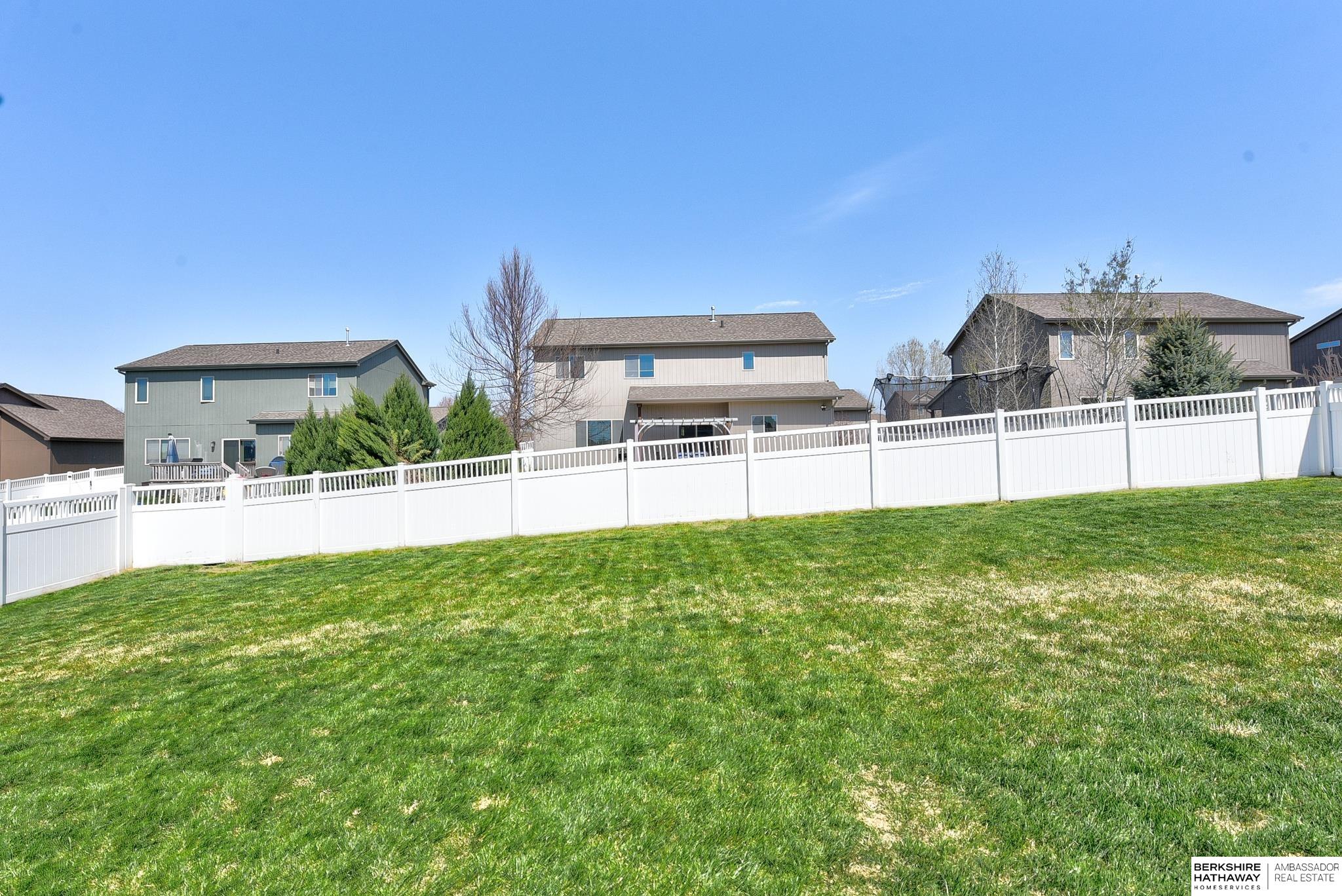 Omaha, Nebraska 68136, United States, 4 Bedrooms Bedrooms, ,3 BathroomsBathrooms,Residential,Pending,113945