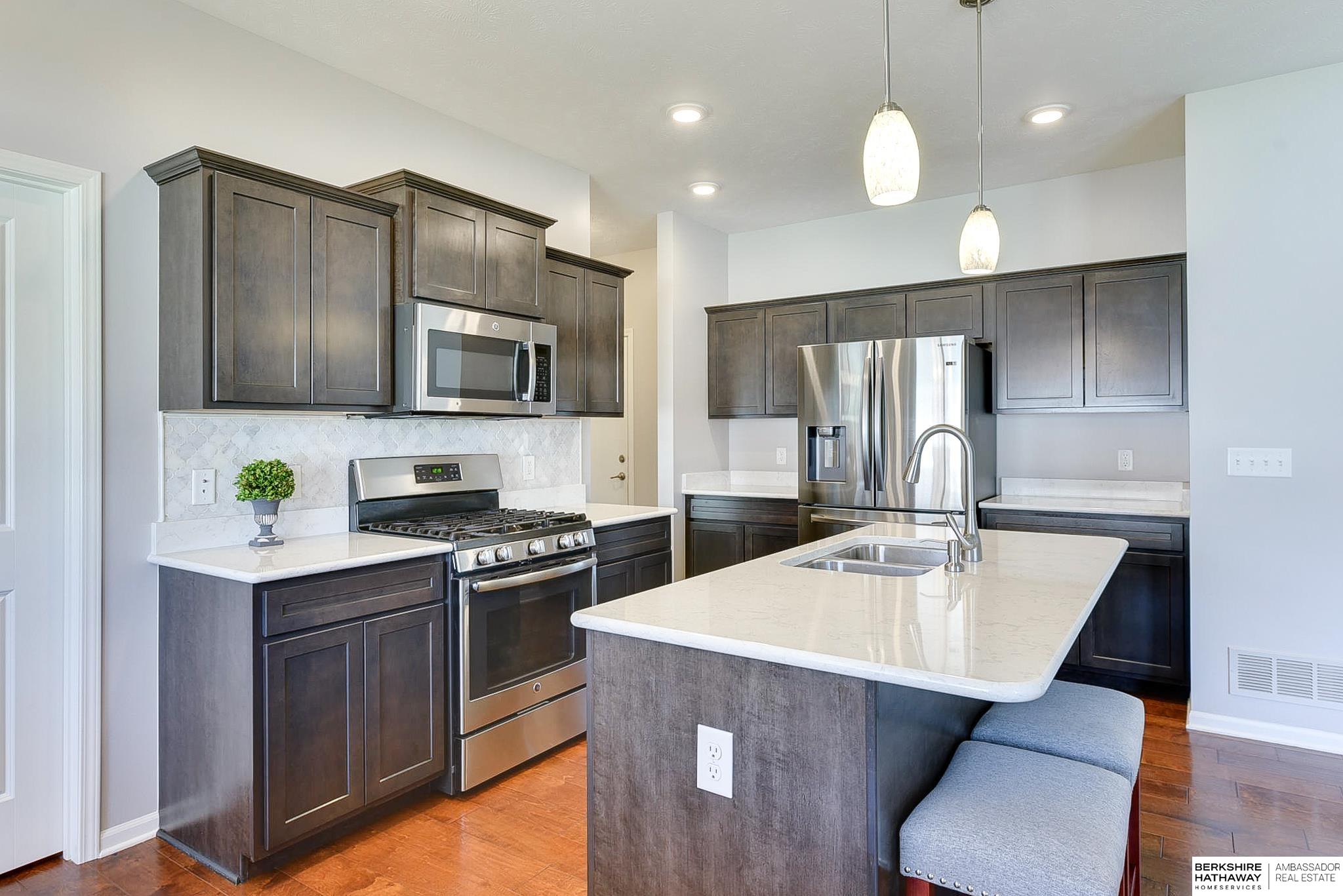 Omaha, Nebraska 68136, United States, 4 Bedrooms Bedrooms, ,3 BathroomsBathrooms,Residential,Pending,113945