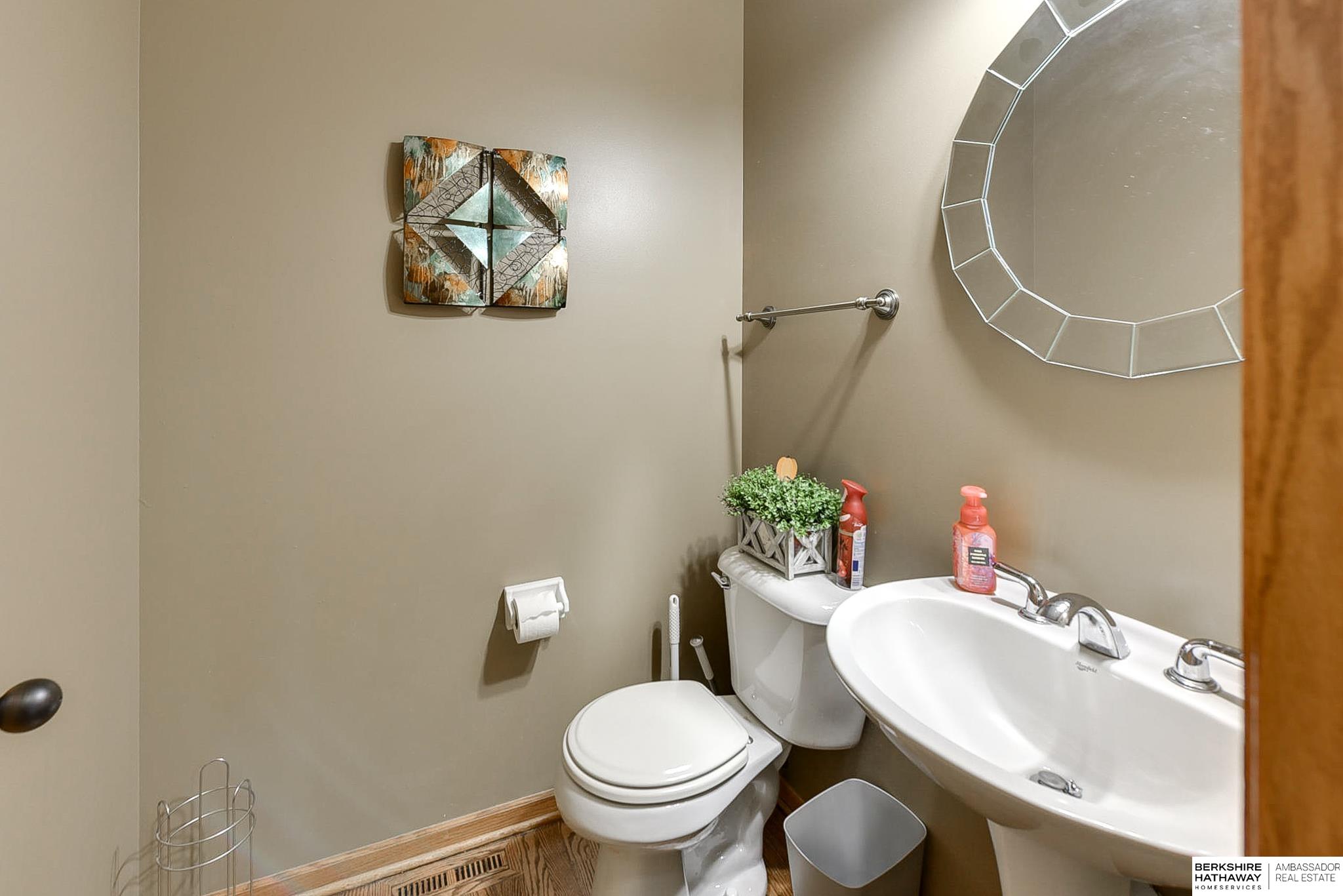 Elkhorn, Nebraska 68022, United States, 4 Bedrooms Bedrooms, ,4 BathroomsBathrooms,Residential,Pending,35978