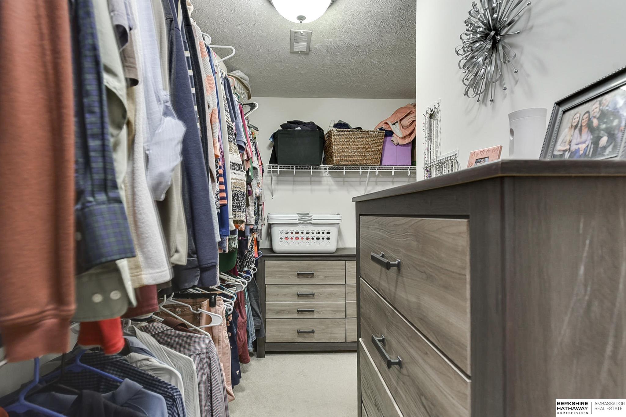 Elkhorn, Nebraska 68022, United States, 4 Bedrooms Bedrooms, ,4 BathroomsBathrooms,Residential,Pending,35978