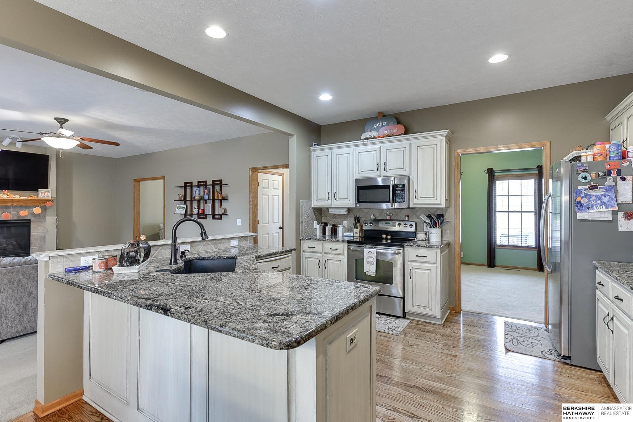 Elkhorn, Nebraska 68022, United States, 4 Bedrooms Bedrooms, ,4 BathroomsBathrooms,Residential,Pending,35978