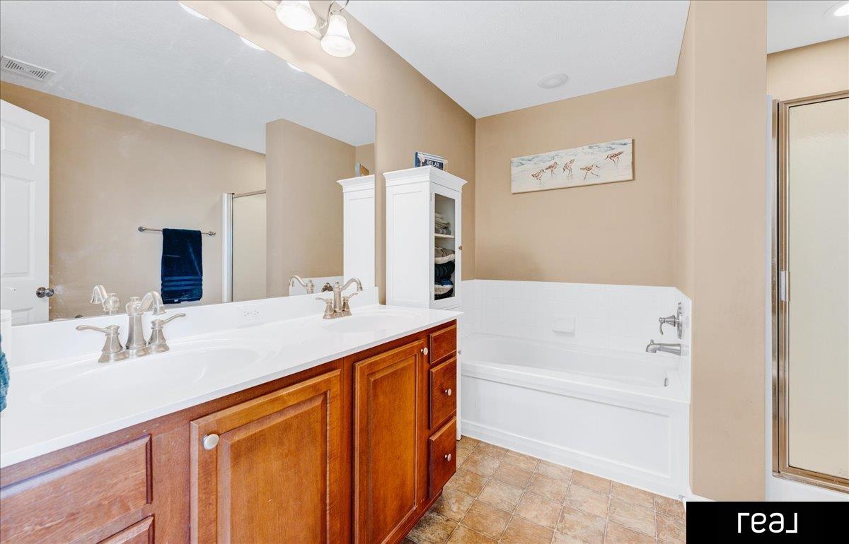 Papillion, Nebraska 68157, United States, 4 Bedrooms Bedrooms, ,3 BathroomsBathrooms,Residential,Pending,8852