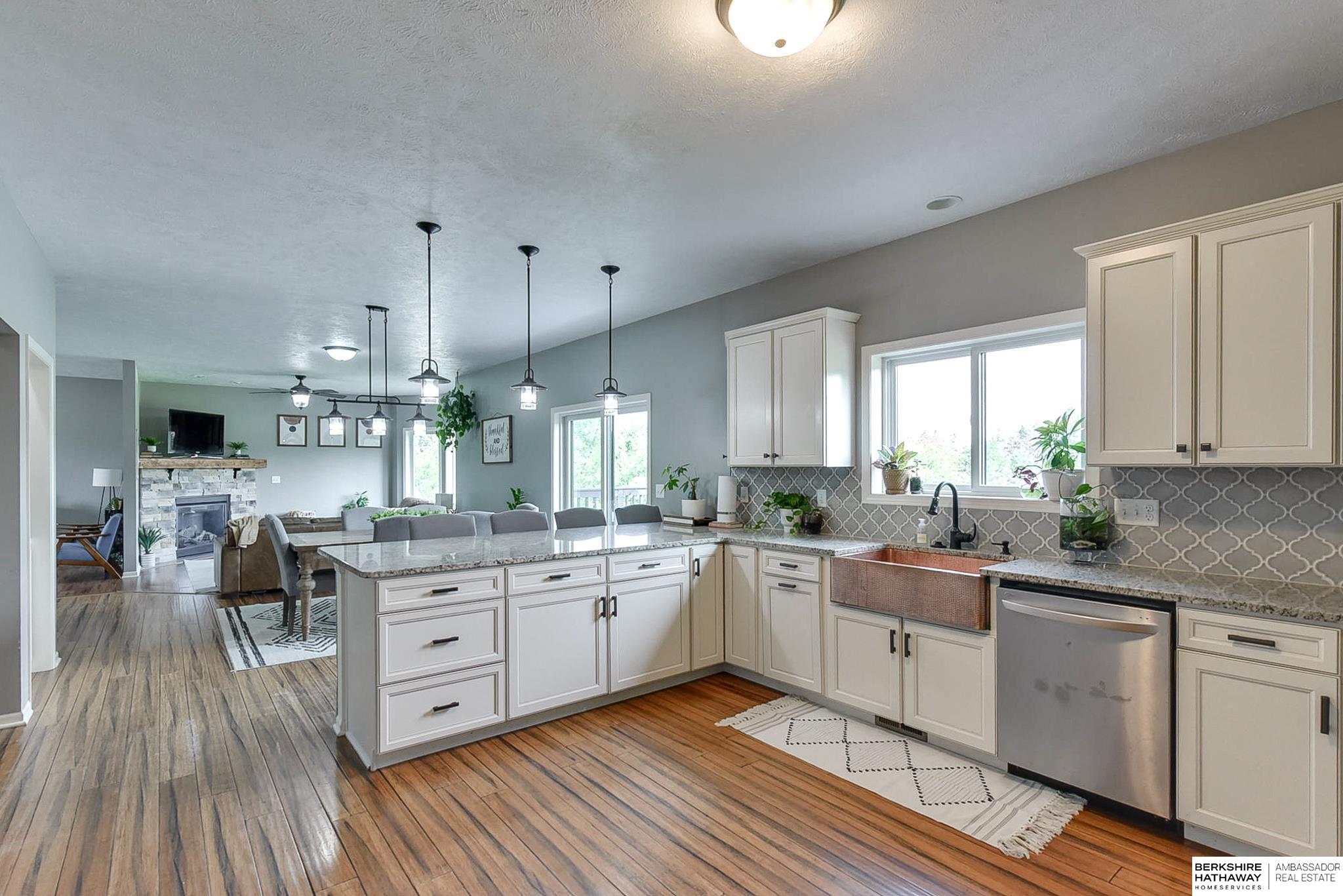 Eagle, Nebraska 68347, United States, 6 Bedrooms Bedrooms, ,5 BathroomsBathrooms,Residential,Pending,32901