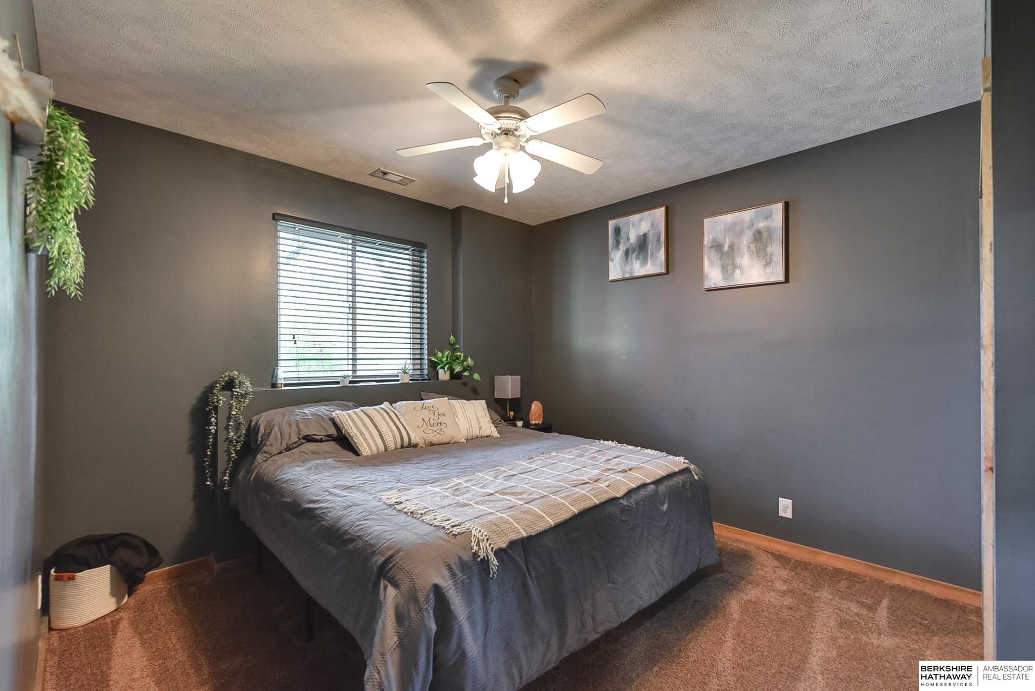 Eagle, Nebraska 68347, United States, 6 Bedrooms Bedrooms, ,5 BathroomsBathrooms,Residential,Pending,32901