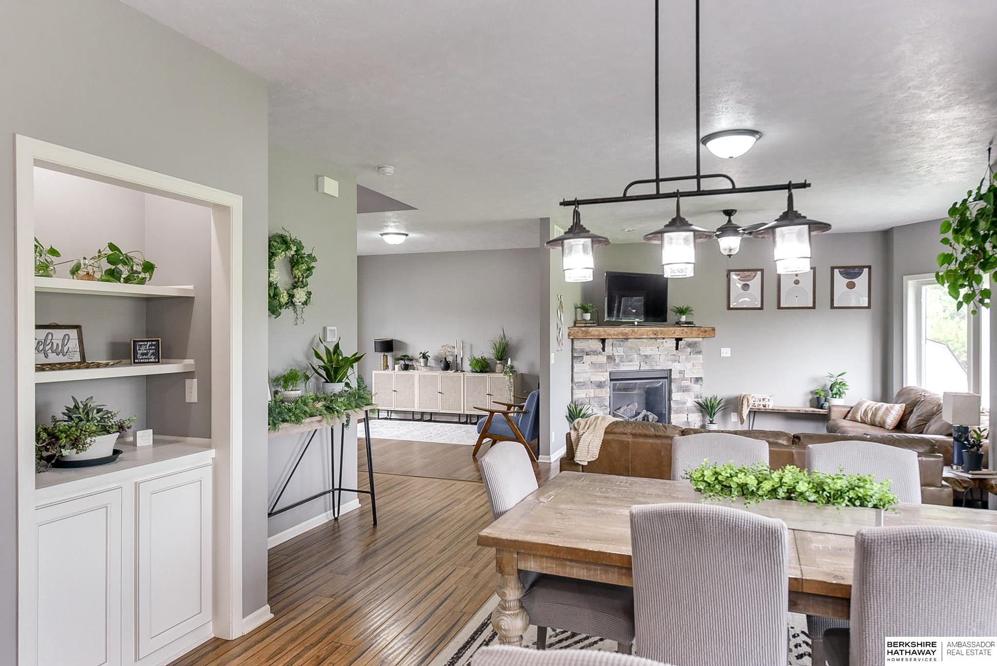 Eagle, Nebraska 68347, United States, 6 Bedrooms Bedrooms, ,5 BathroomsBathrooms,Residential,Pending,32901