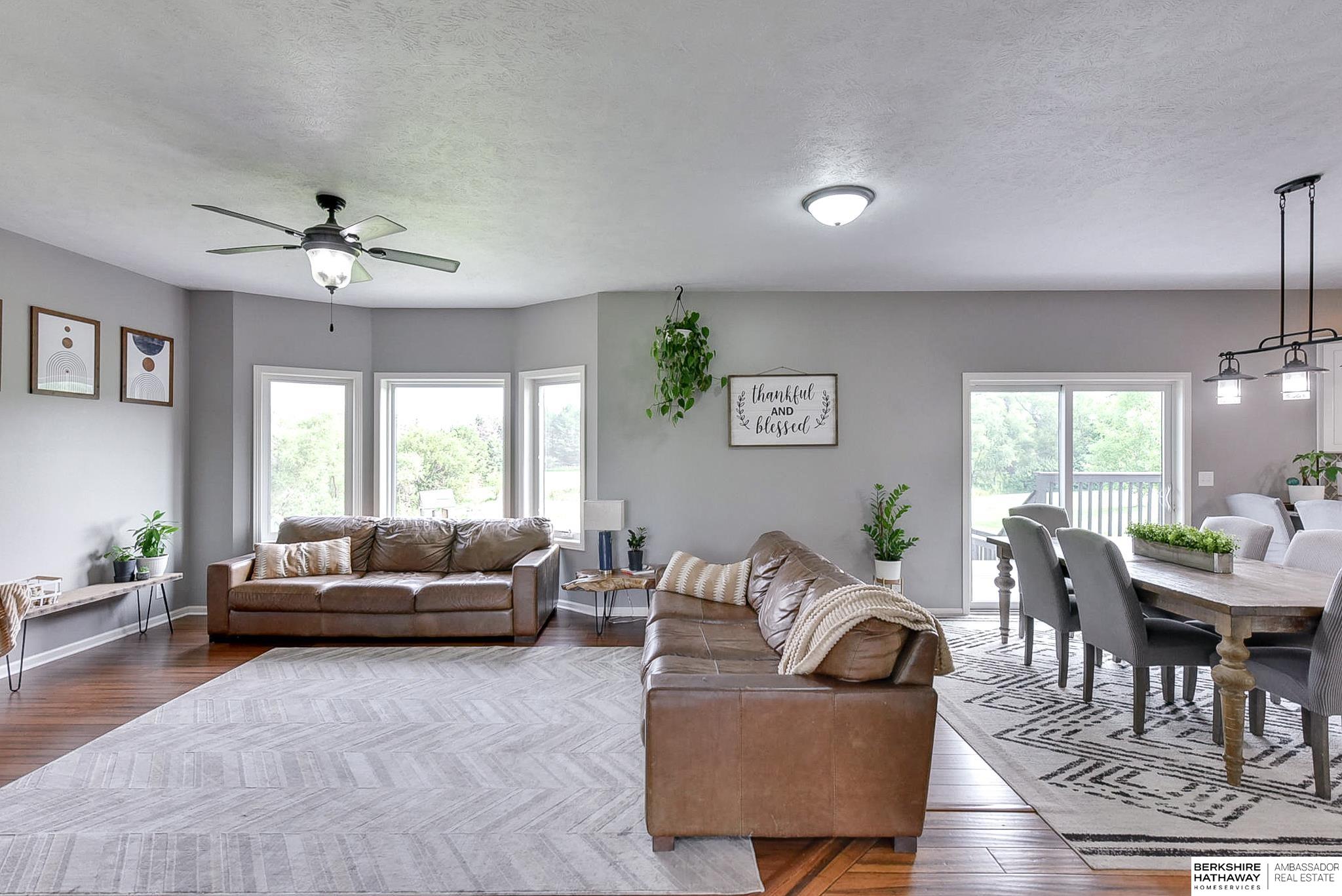 Eagle, Nebraska 68347, United States, 6 Bedrooms Bedrooms, ,5 BathroomsBathrooms,Residential,Pending,32901