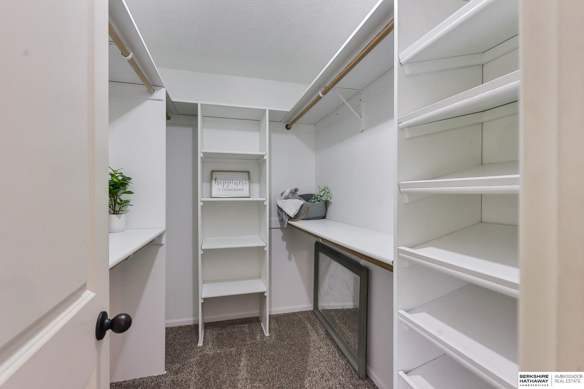 Eagle, Nebraska 68347, United States, 6 Bedrooms Bedrooms, ,5 BathroomsBathrooms,Residential,Pending,32901