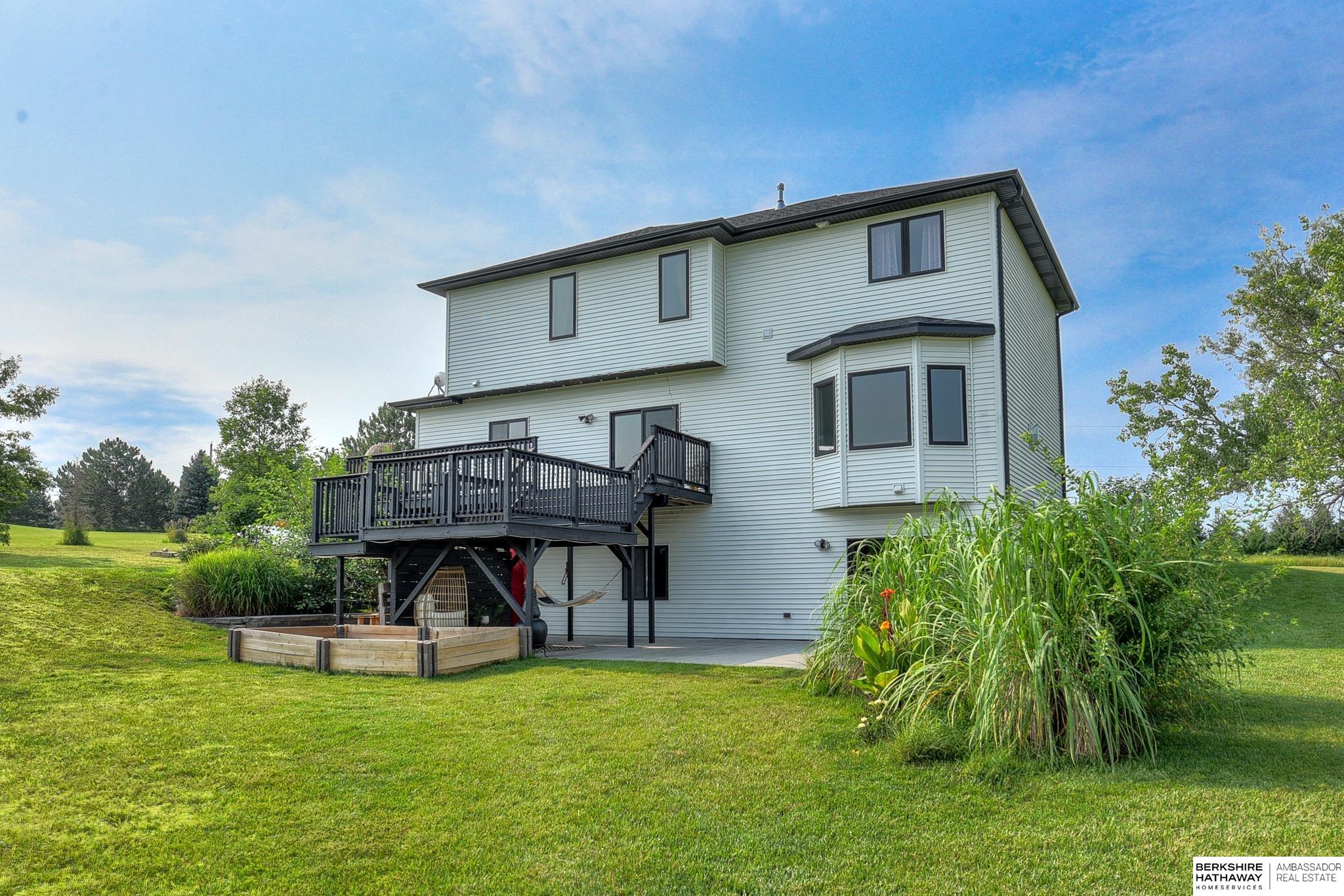 Eagle, Nebraska 68347, United States, 6 Bedrooms Bedrooms, ,5 BathroomsBathrooms,Residential,Pending,32901