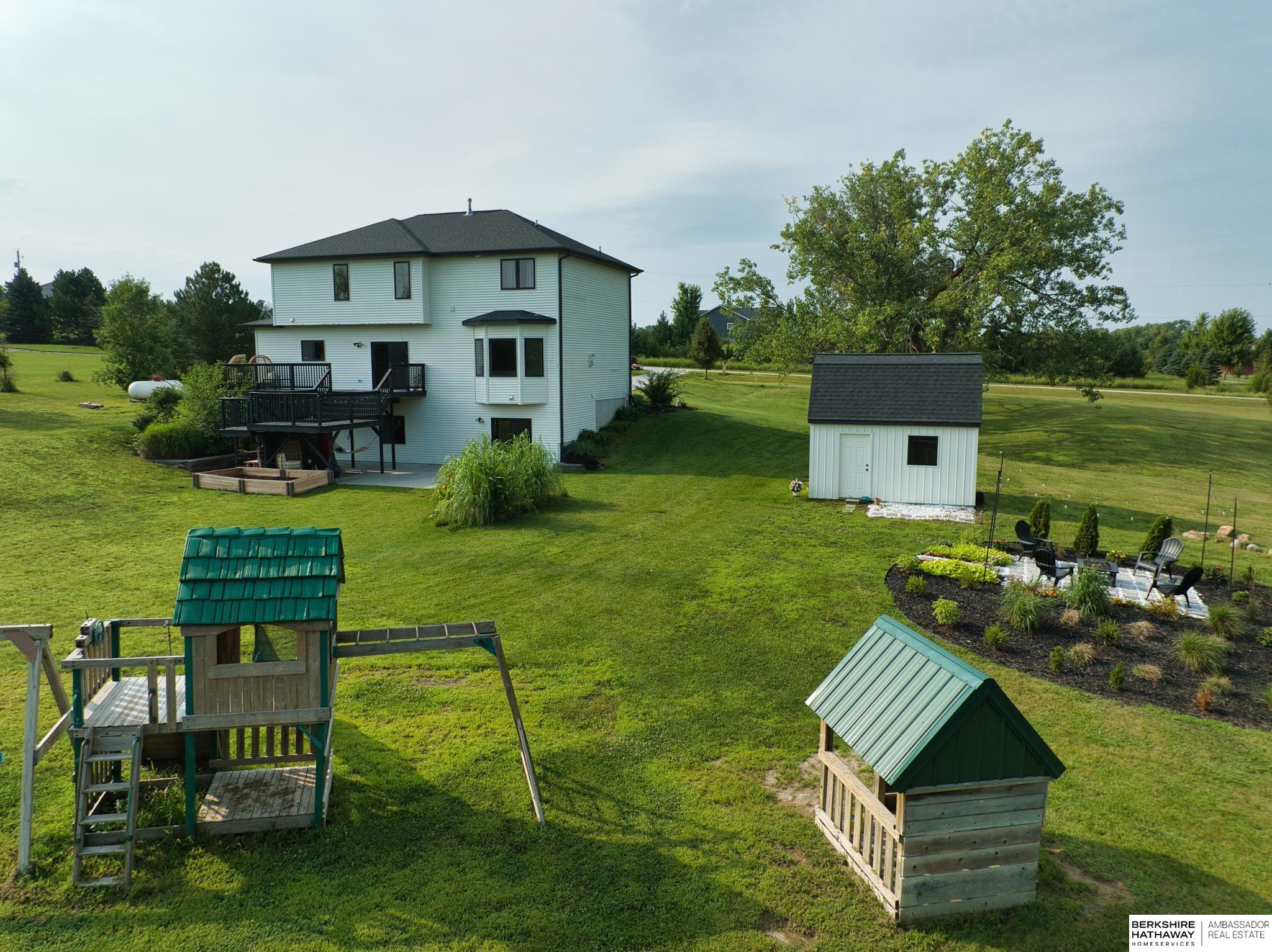 Eagle, Nebraska 68347, United States, 6 Bedrooms Bedrooms, ,5 BathroomsBathrooms,Residential,Pending,32901