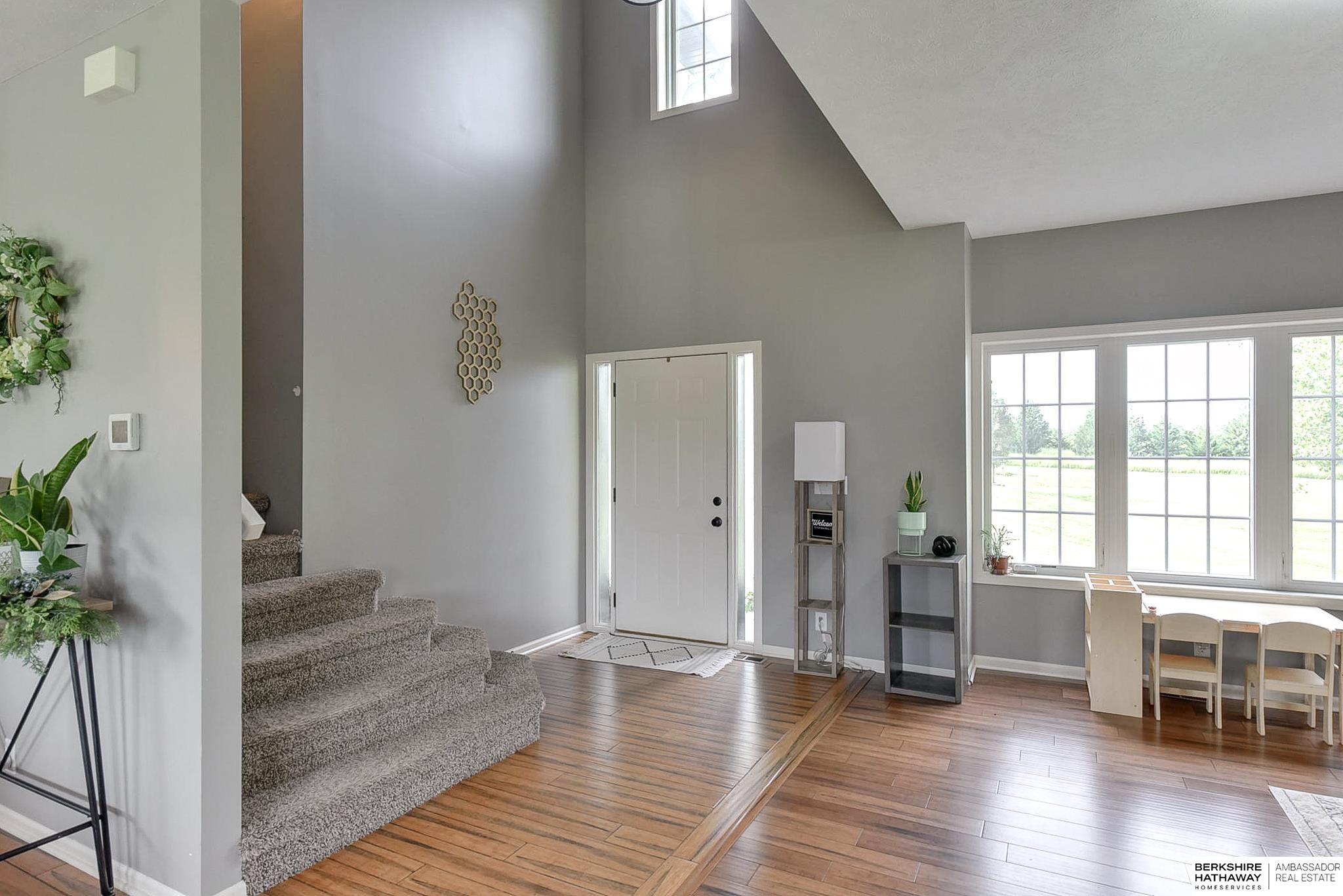 Eagle, Nebraska 68347, United States, 6 Bedrooms Bedrooms, ,5 BathroomsBathrooms,Residential,Pending,32901