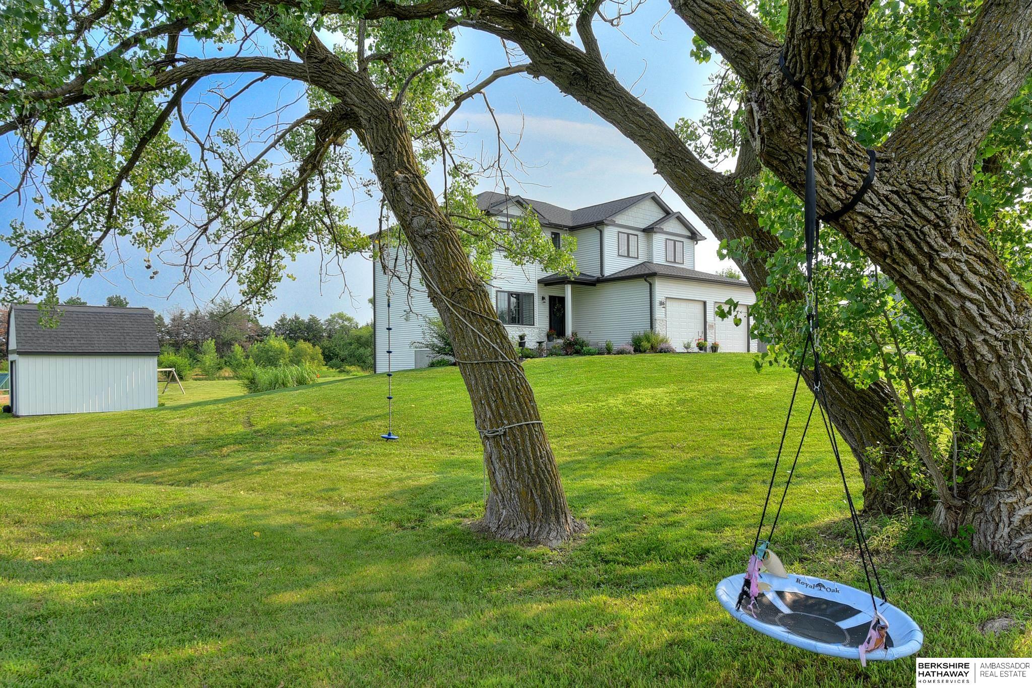 Eagle, Nebraska 68347, United States, 6 Bedrooms Bedrooms, ,5 BathroomsBathrooms,Residential,Pending,32901