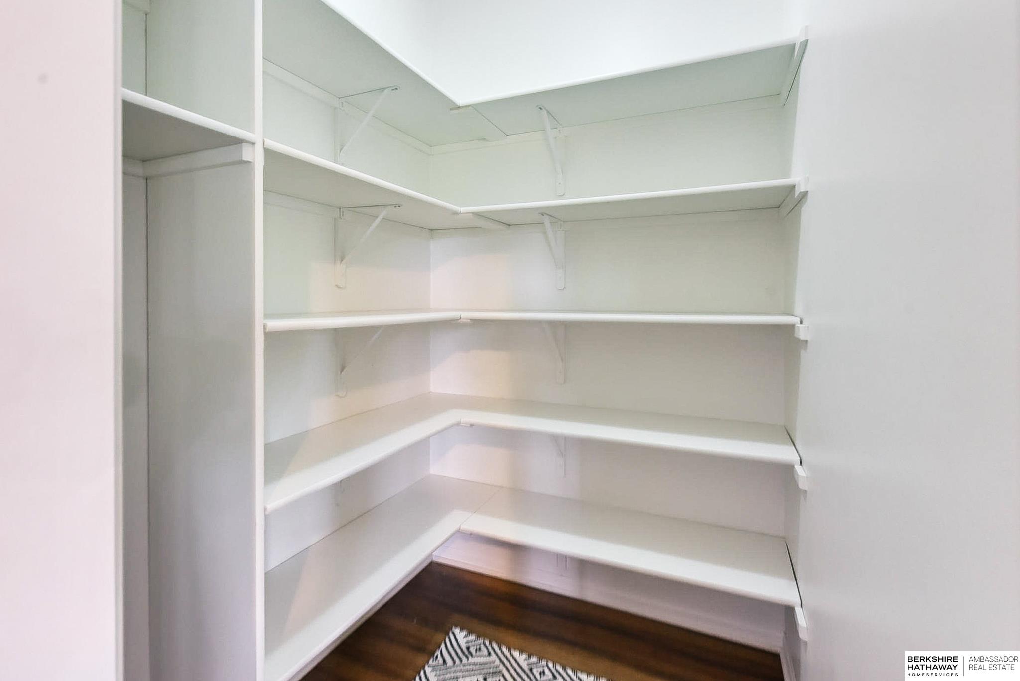 Eagle, Nebraska 68347, United States, 6 Bedrooms Bedrooms, ,5 BathroomsBathrooms,Residential,Pending,32901