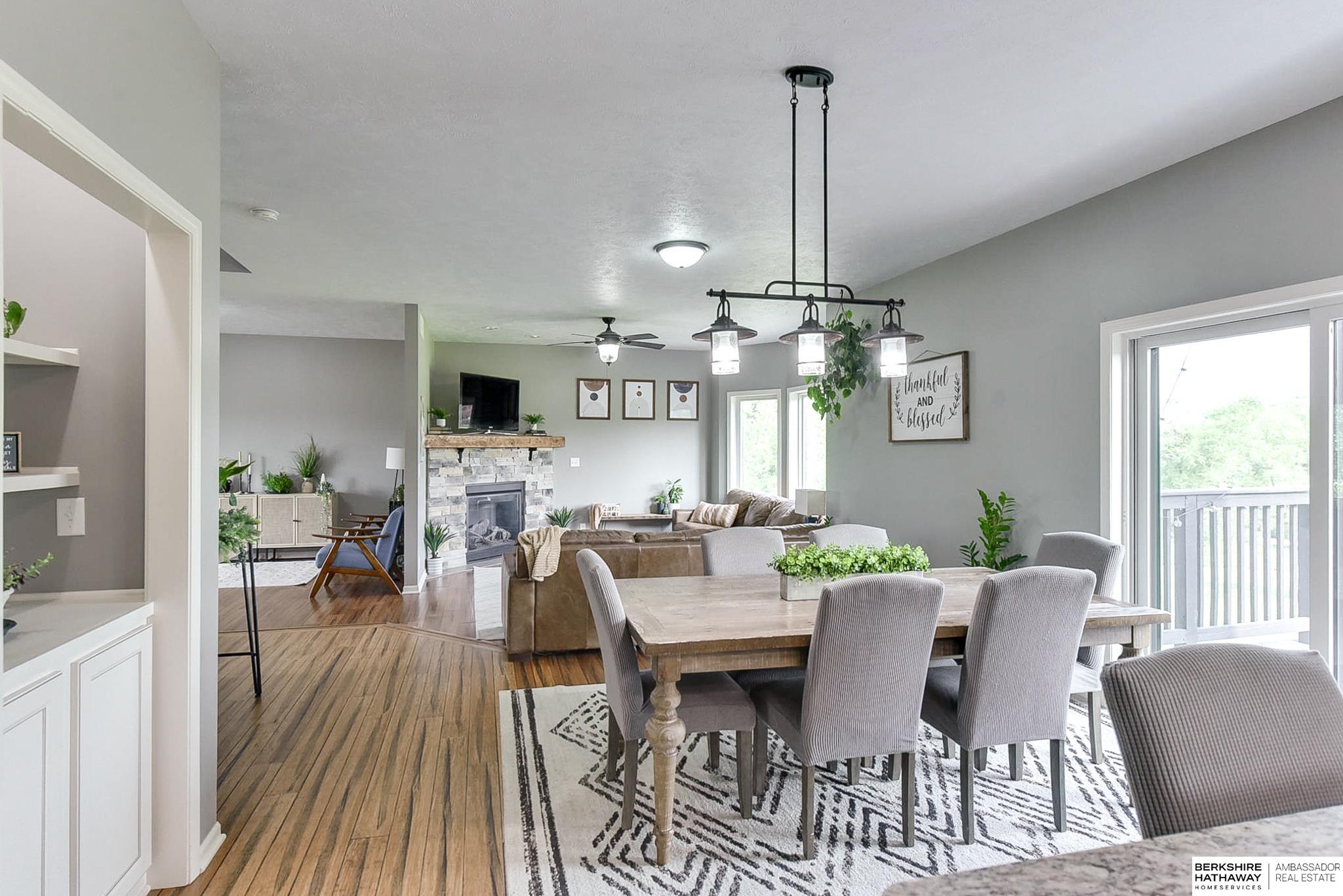 Eagle, Nebraska 68347, United States, 6 Bedrooms Bedrooms, ,5 BathroomsBathrooms,Residential,Pending,32901