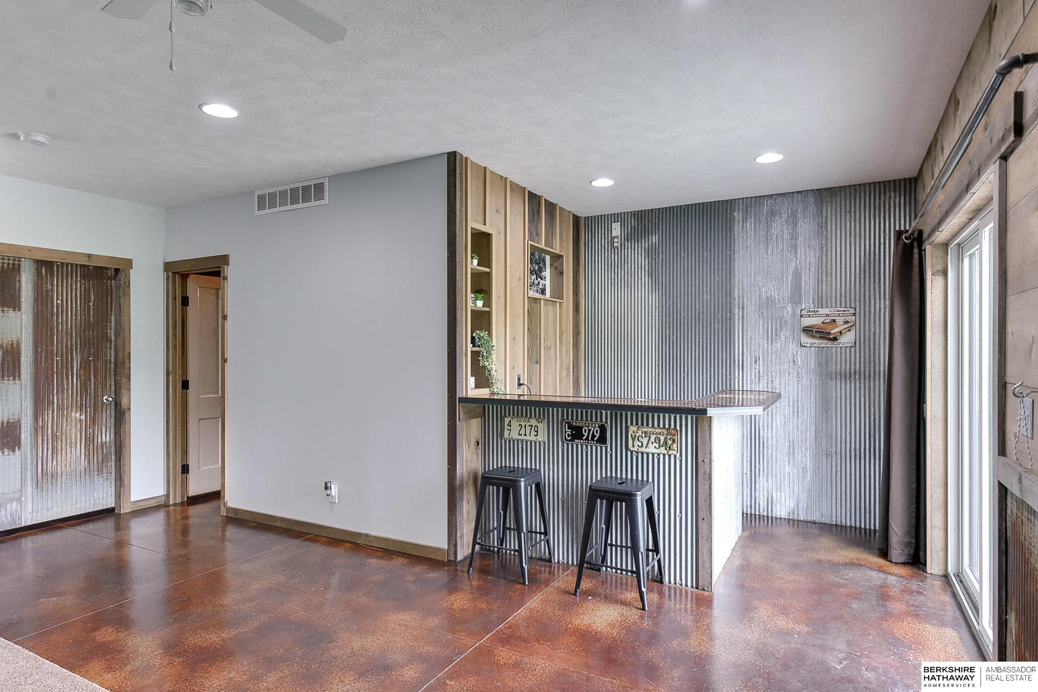 Eagle, Nebraska 68347, United States, 6 Bedrooms Bedrooms, ,5 BathroomsBathrooms,Residential,Pending,32901