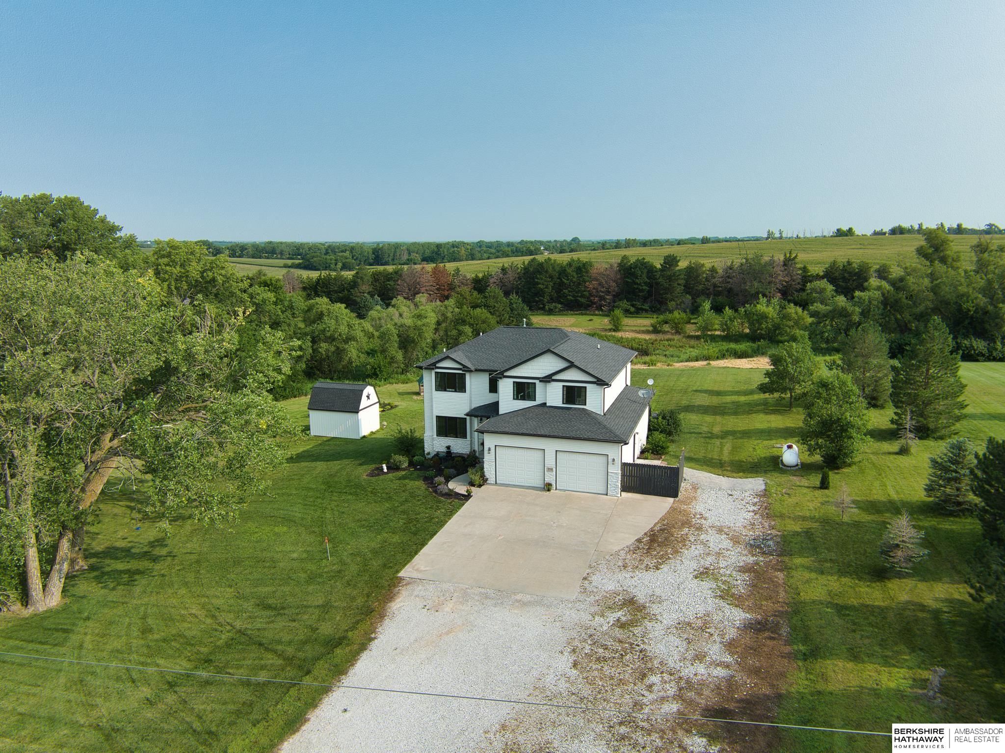 Eagle, Nebraska 68347, United States, 6 Bedrooms Bedrooms, ,5 BathroomsBathrooms,Residential,Pending,32901