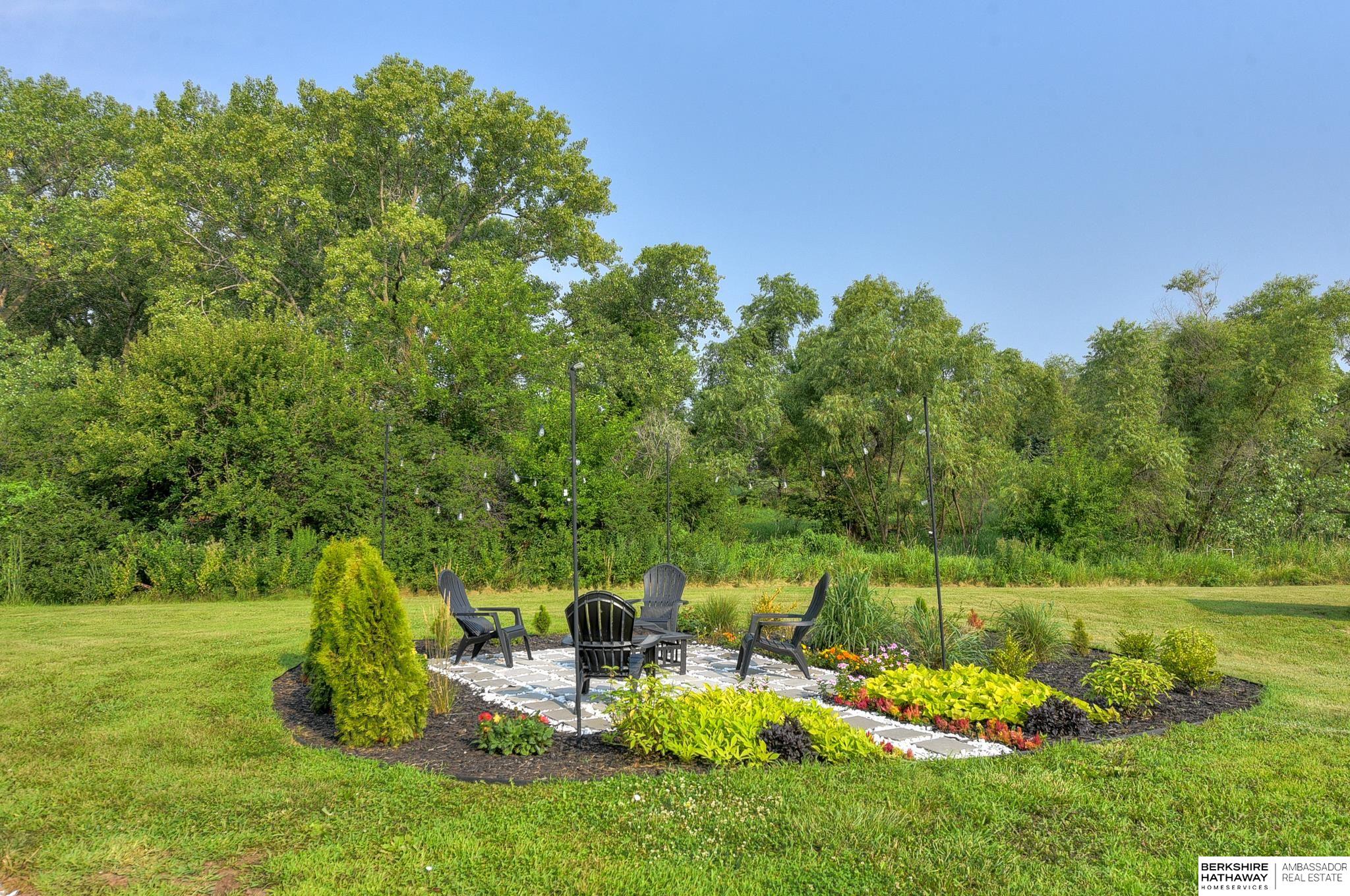 Eagle, Nebraska 68347, United States, 6 Bedrooms Bedrooms, ,5 BathroomsBathrooms,Residential,Pending,32901