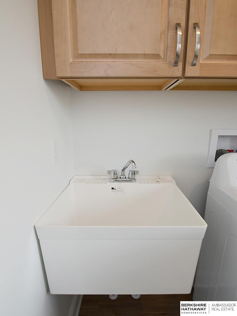 Dwight, Nebraska 68625, United States, 3 Bedrooms Bedrooms, ,3 BathroomsBathrooms,Residential,Active,52519