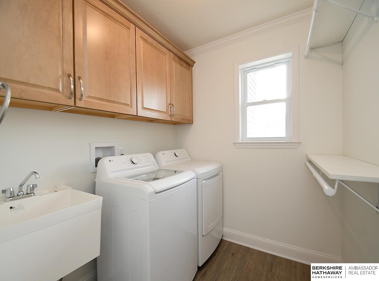 Dwight, Nebraska 68625, United States, 3 Bedrooms Bedrooms, ,3 BathroomsBathrooms,Residential,Active,52519