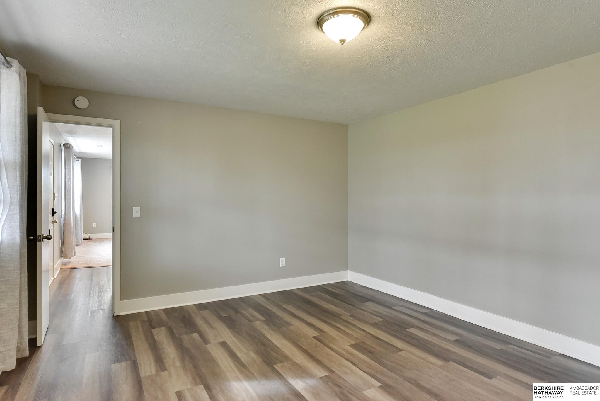 Omaha, Nebraska 68152, United States, 4 Bedrooms Bedrooms, ,4 BathroomsBathrooms,Residential,Pending,102724