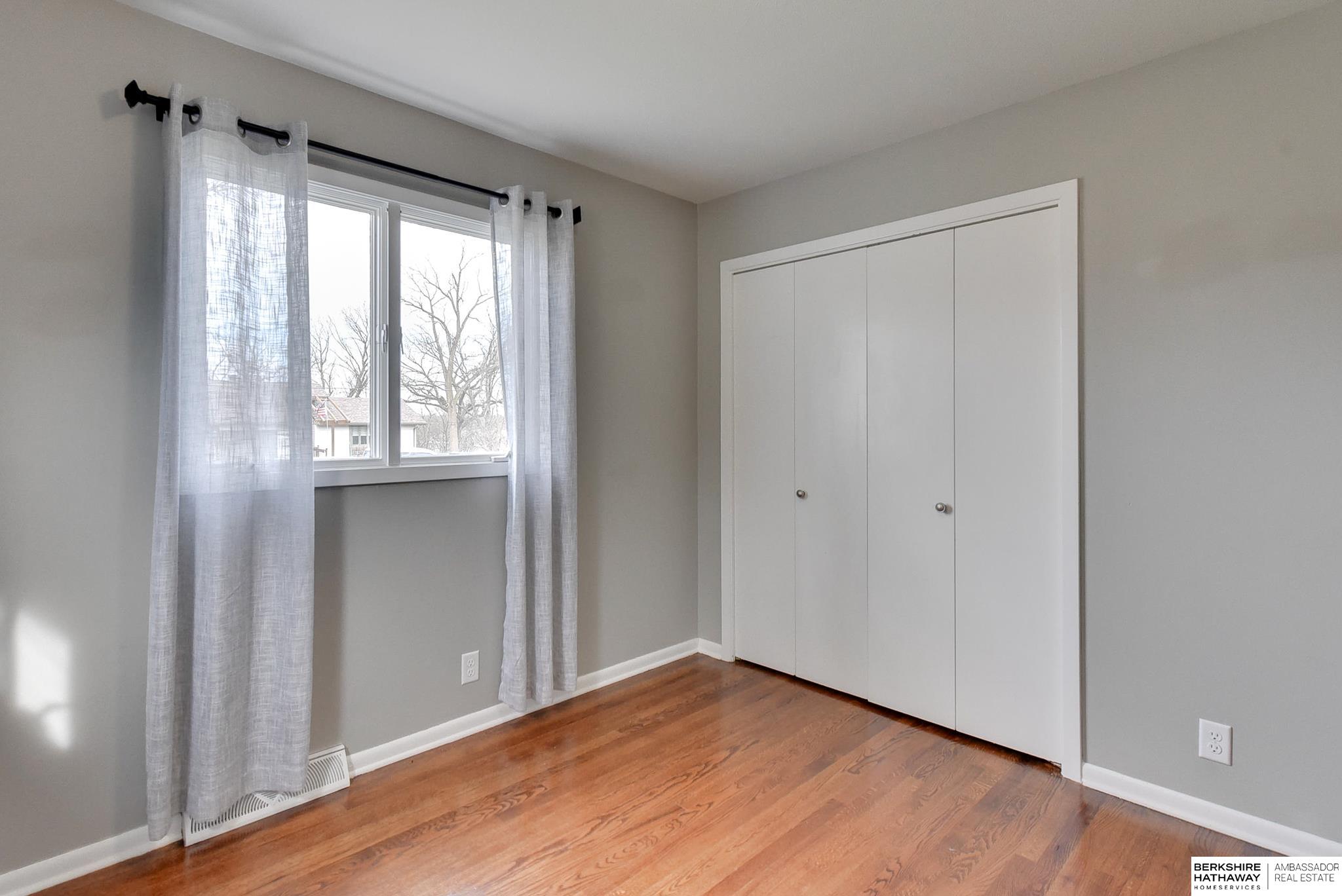 Omaha, Nebraska 68152, United States, 4 Bedrooms Bedrooms, ,4 BathroomsBathrooms,Residential,Pending,102724