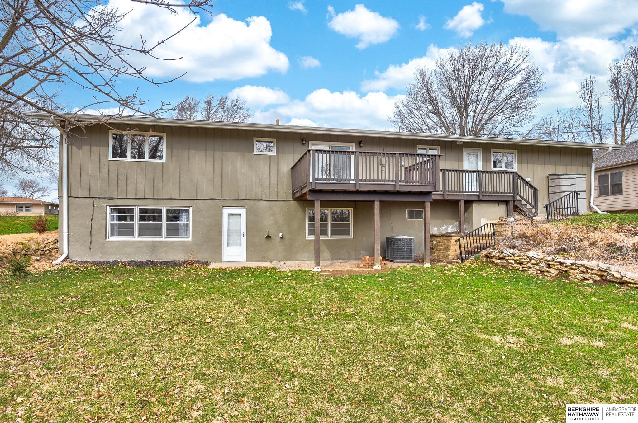 Omaha, Nebraska 68152, United States, 4 Bedrooms Bedrooms, ,4 BathroomsBathrooms,Residential,Pending,102724