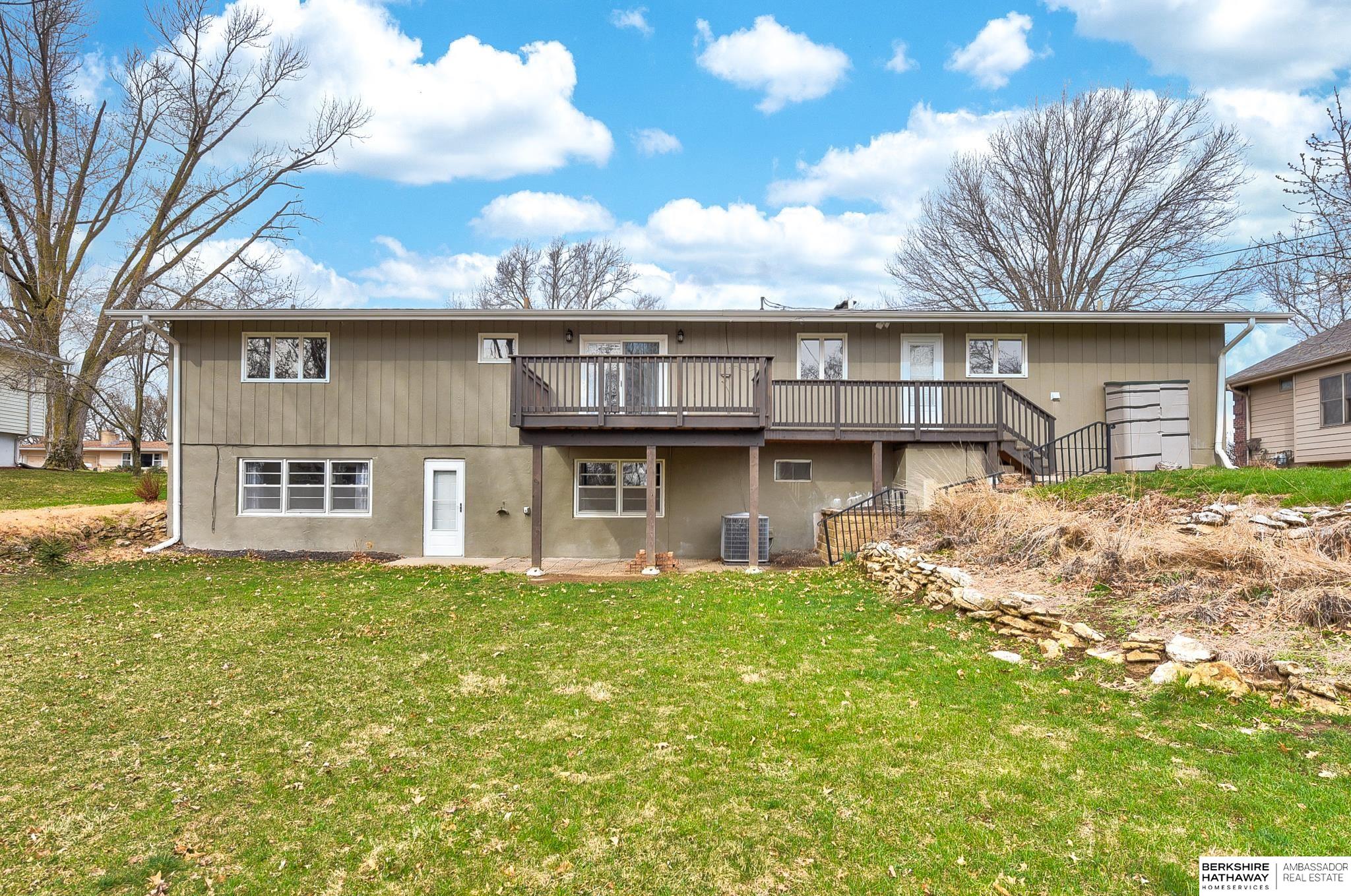 Omaha, Nebraska 68152, United States, 4 Bedrooms Bedrooms, ,4 BathroomsBathrooms,Residential,Pending,102724