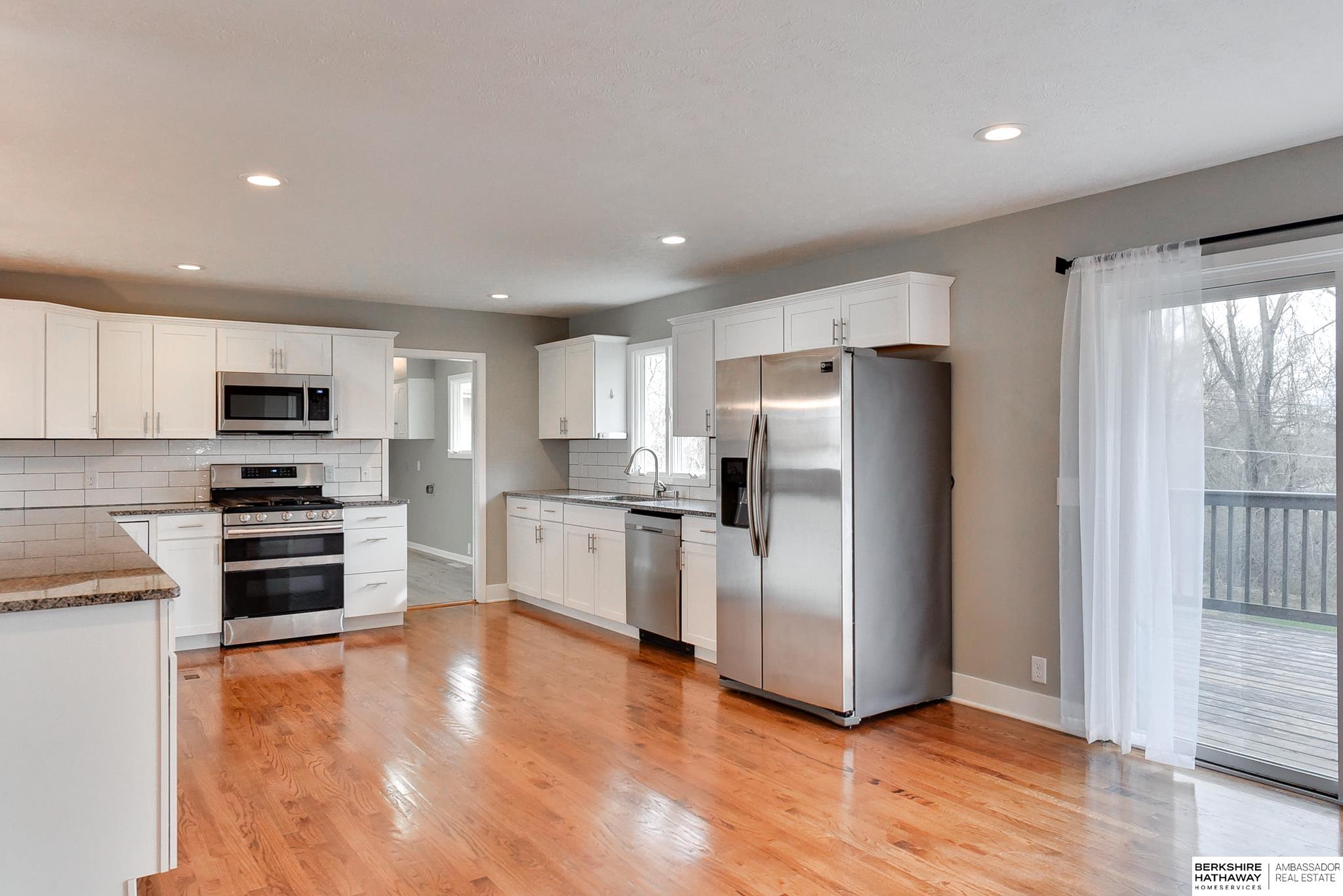 Omaha, Nebraska 68152, United States, 4 Bedrooms Bedrooms, ,4 BathroomsBathrooms,Residential,Pending,102724