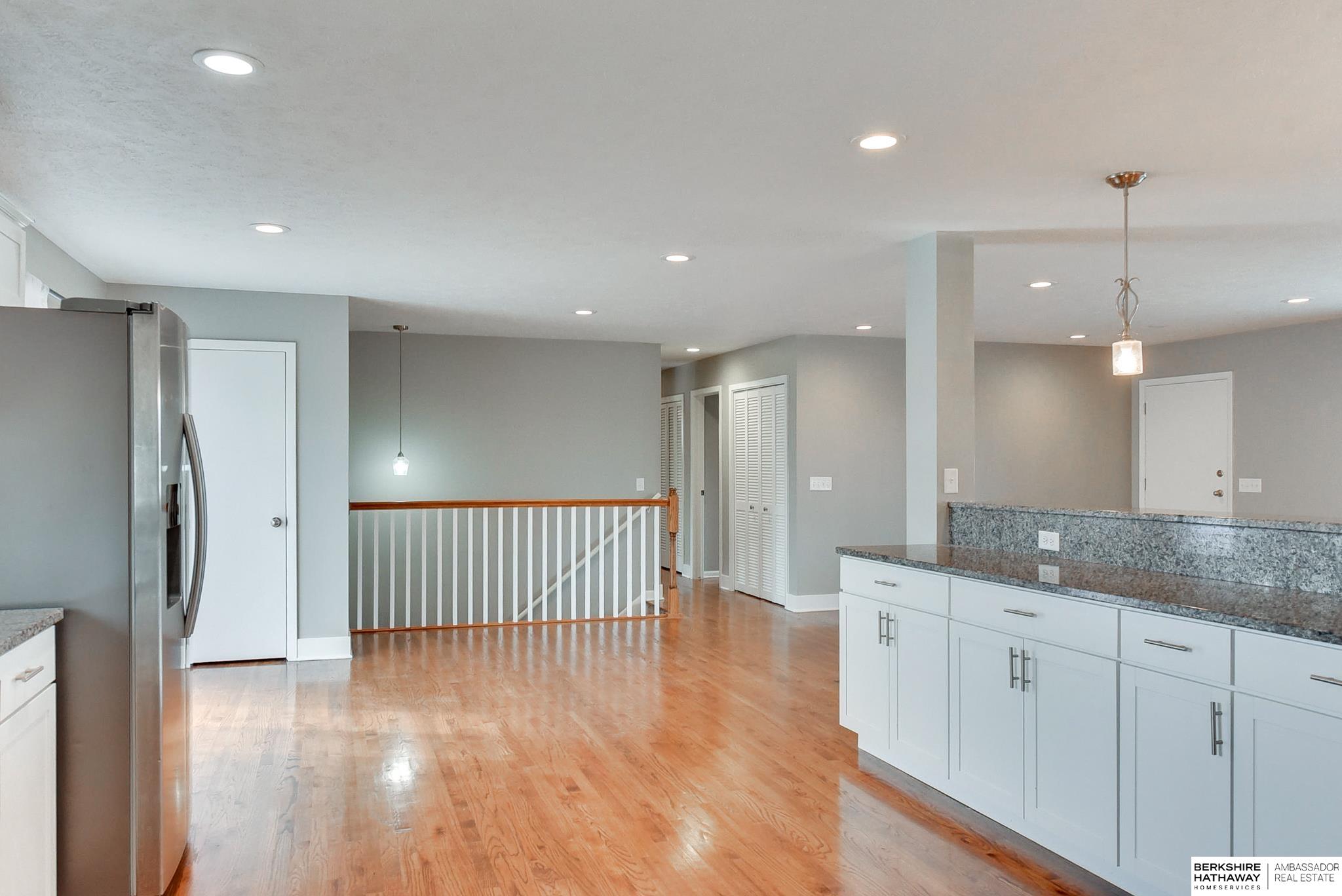 Omaha, Nebraska 68152, United States, 4 Bedrooms Bedrooms, ,4 BathroomsBathrooms,Residential,Pending,102724