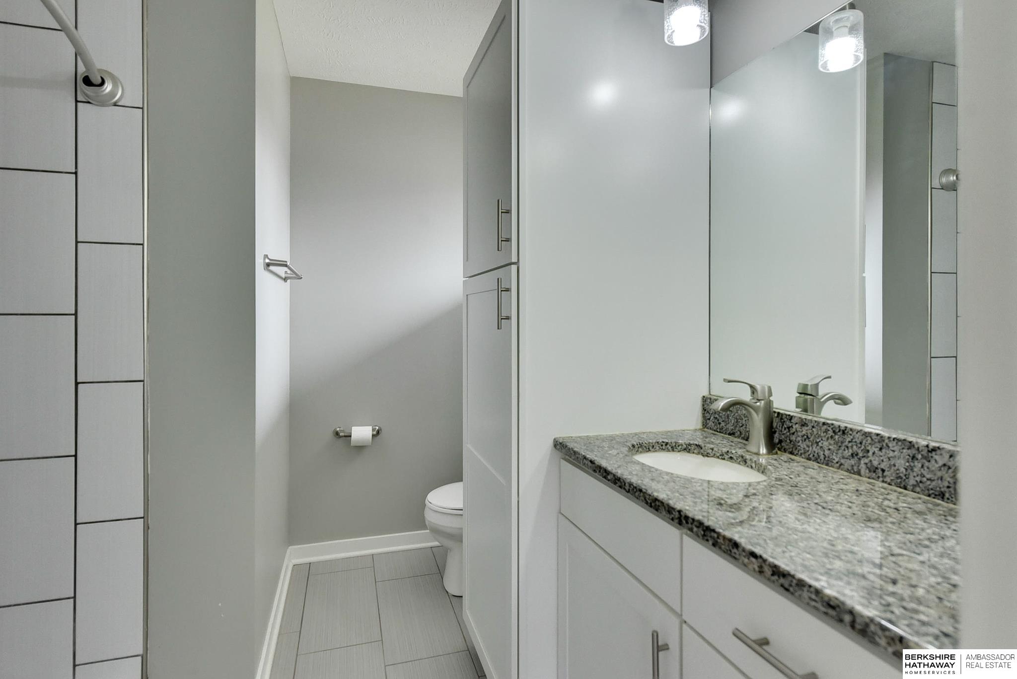 Omaha, Nebraska 68152, United States, 4 Bedrooms Bedrooms, ,4 BathroomsBathrooms,Residential,Pending,102724