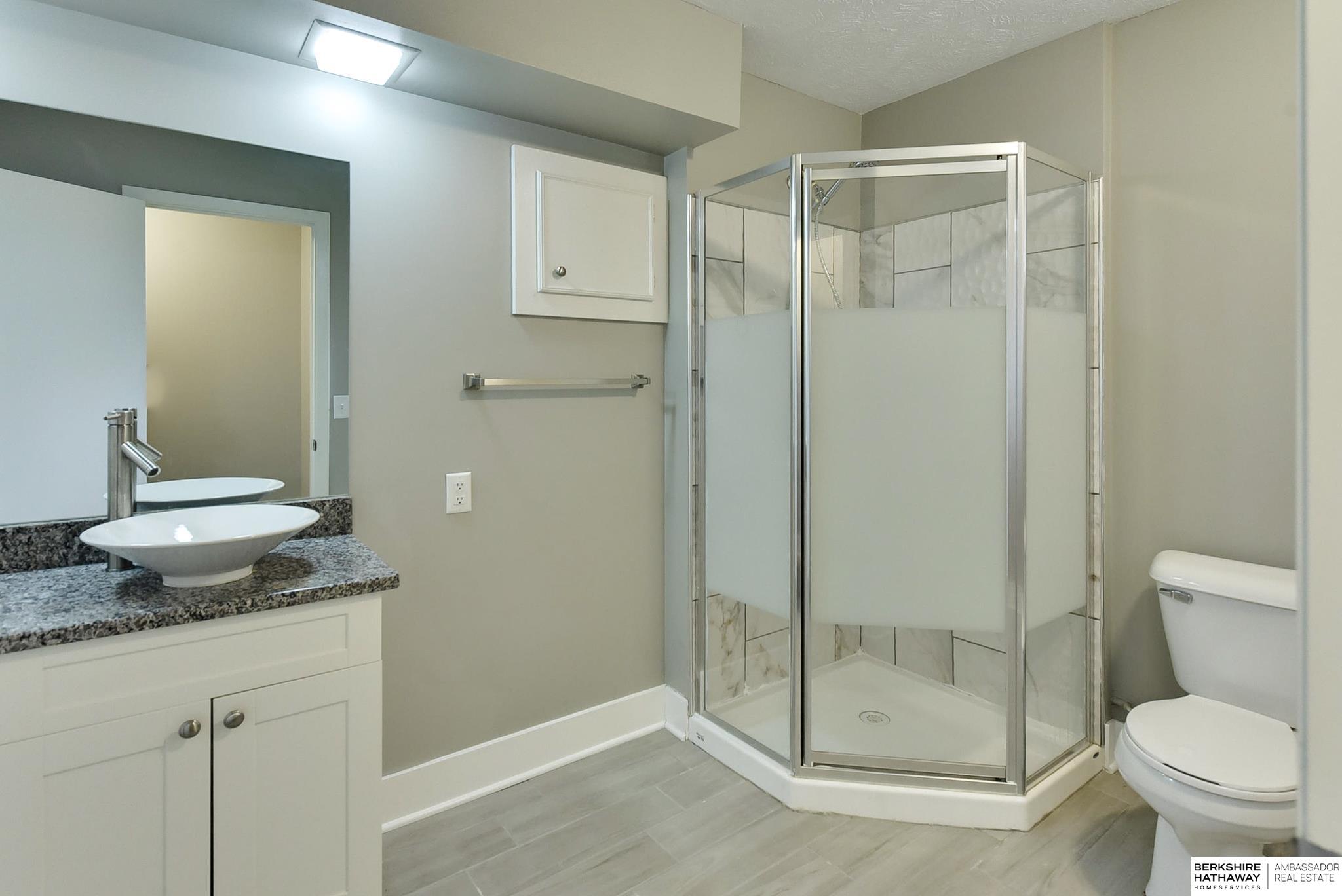 Omaha, Nebraska 68152, United States, 4 Bedrooms Bedrooms, ,4 BathroomsBathrooms,Residential,Pending,102724