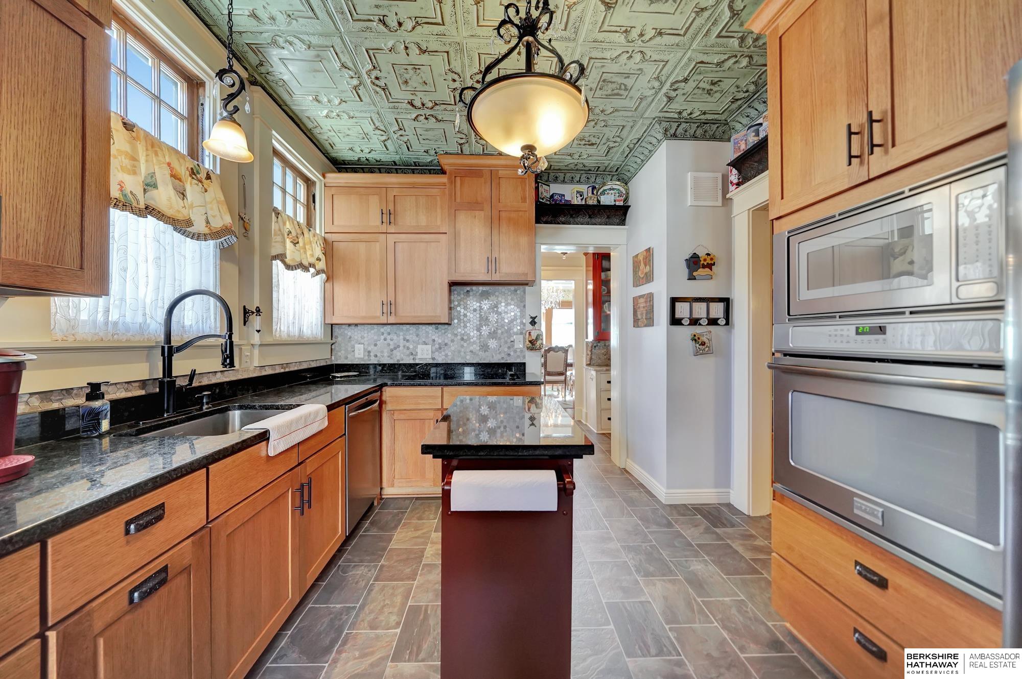 Lincoln, Nebraska 68502, United States, 5 Bedrooms Bedrooms, ,6 BathroomsBathrooms,Residential,Active,11151