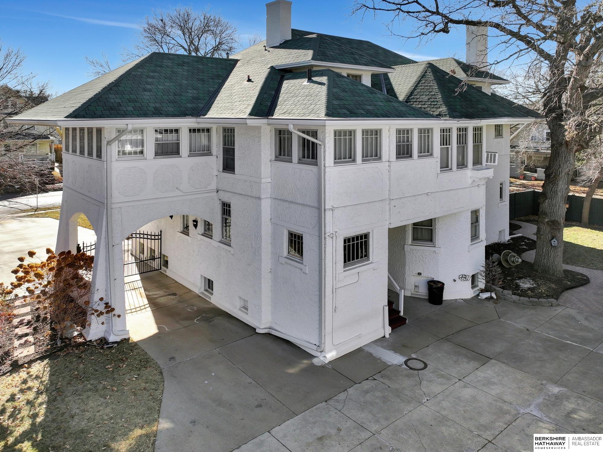 Lincoln, Nebraska 68502, United States, 5 Bedrooms Bedrooms, ,6 BathroomsBathrooms,Residential,Active,11151