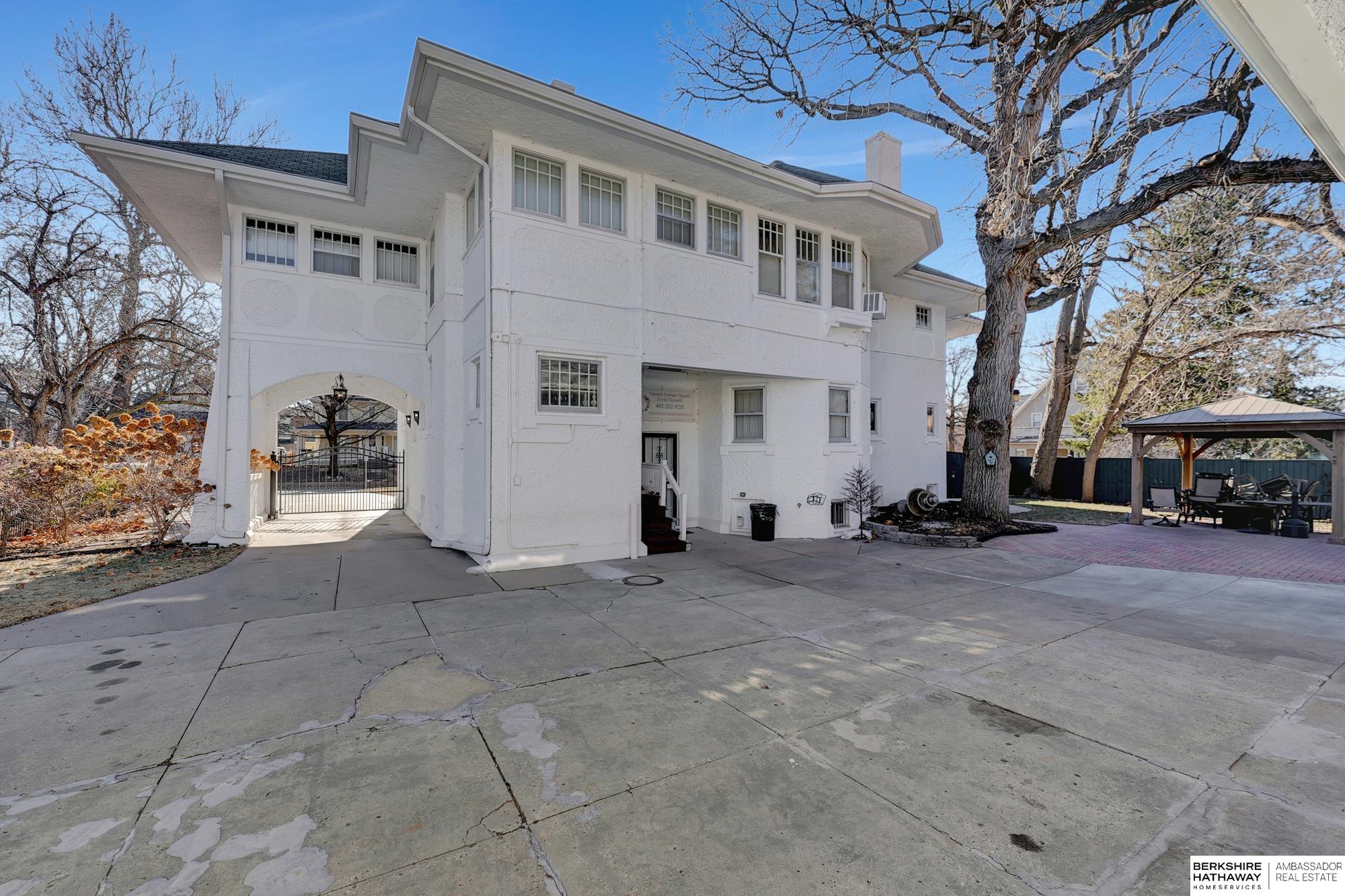 Lincoln, Nebraska 68502, United States, 5 Bedrooms Bedrooms, ,6 BathroomsBathrooms,Residential,Active,11151