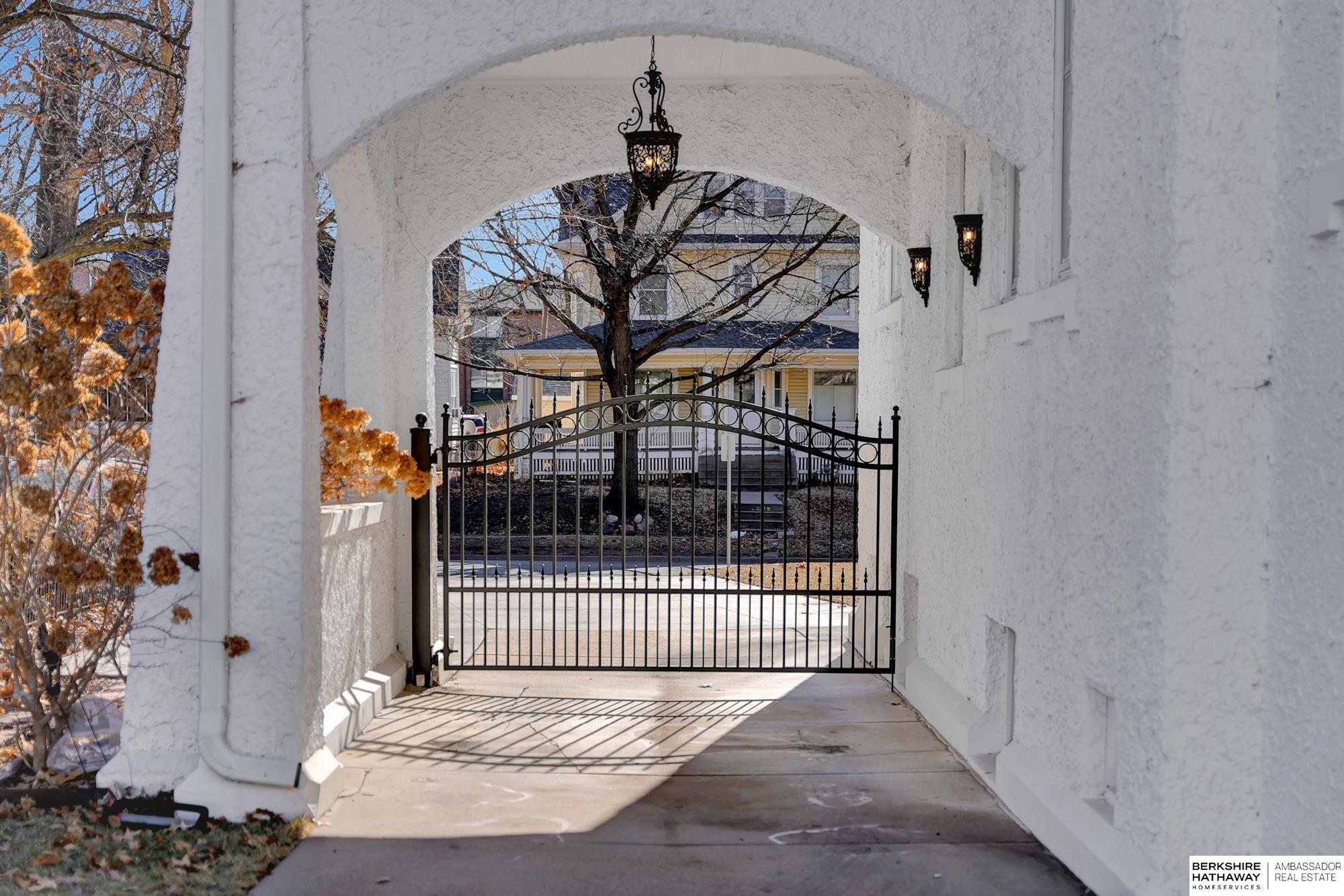 Lincoln, Nebraska 68502, United States, 5 Bedrooms Bedrooms, ,6 BathroomsBathrooms,Residential,Active,11151