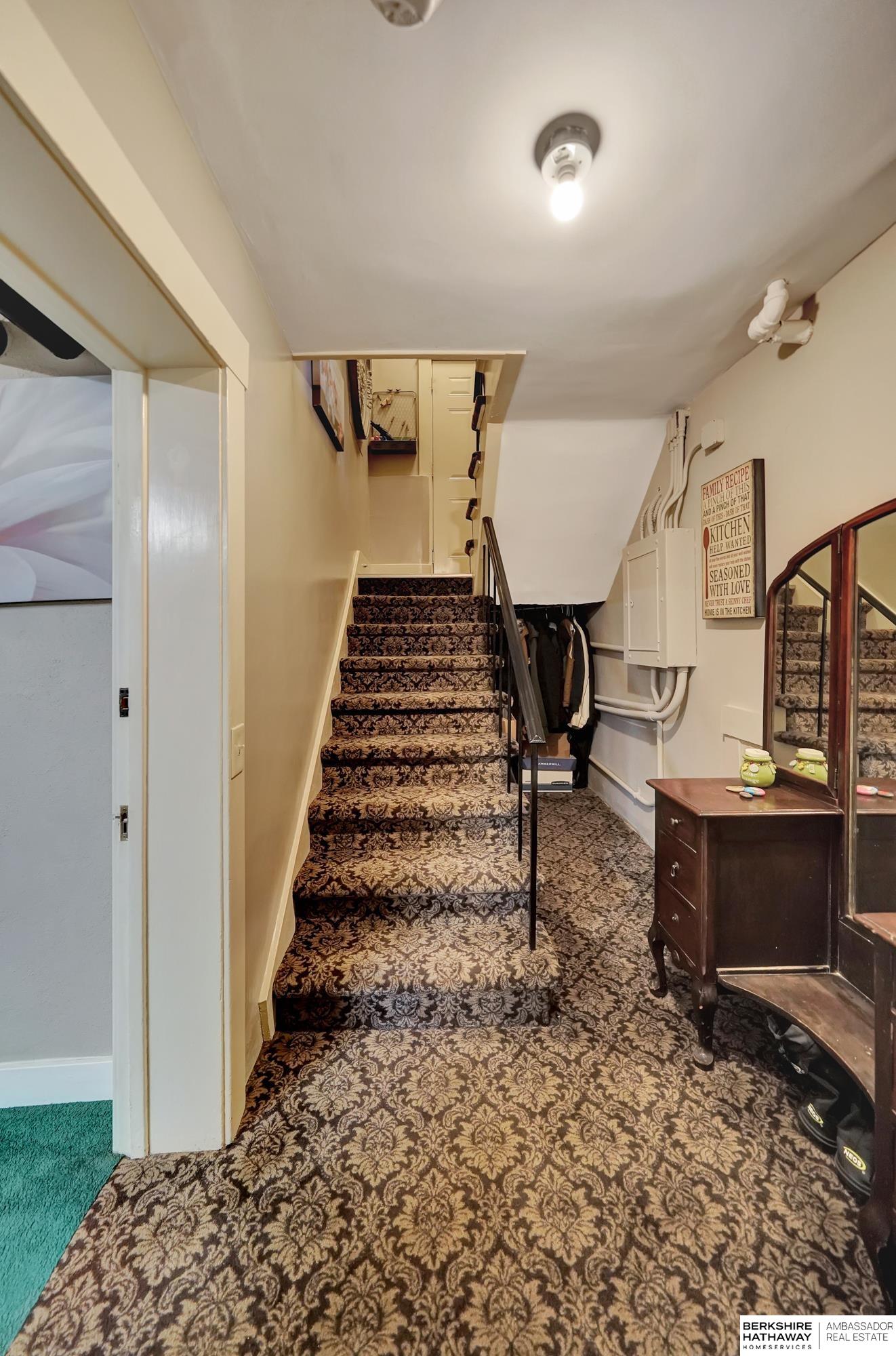 Lincoln, Nebraska 68502, United States, 5 Bedrooms Bedrooms, ,6 BathroomsBathrooms,Residential,Active,11151