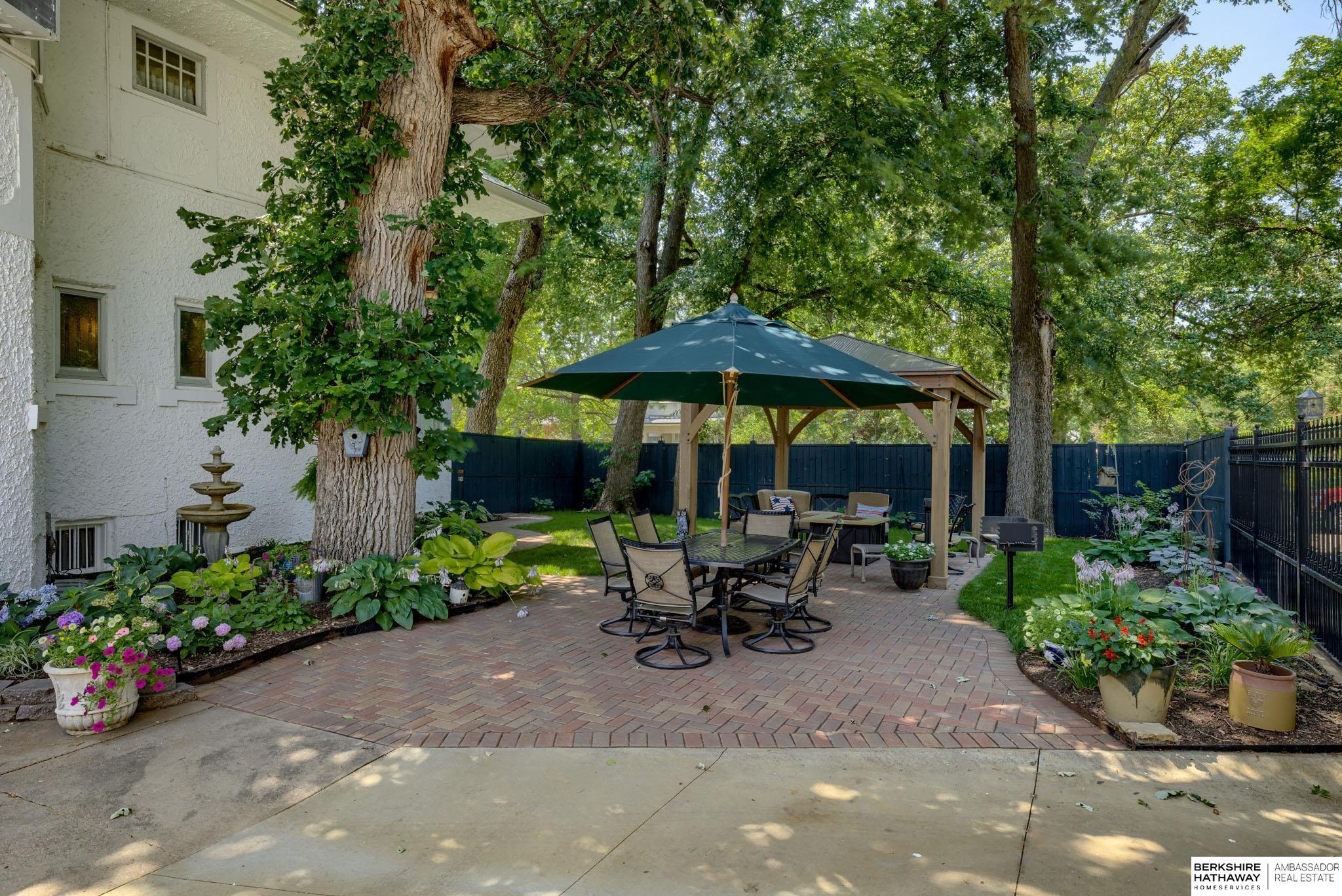 Lincoln, Nebraska 68502, United States, 5 Bedrooms Bedrooms, ,6 BathroomsBathrooms,Residential,Active,11151