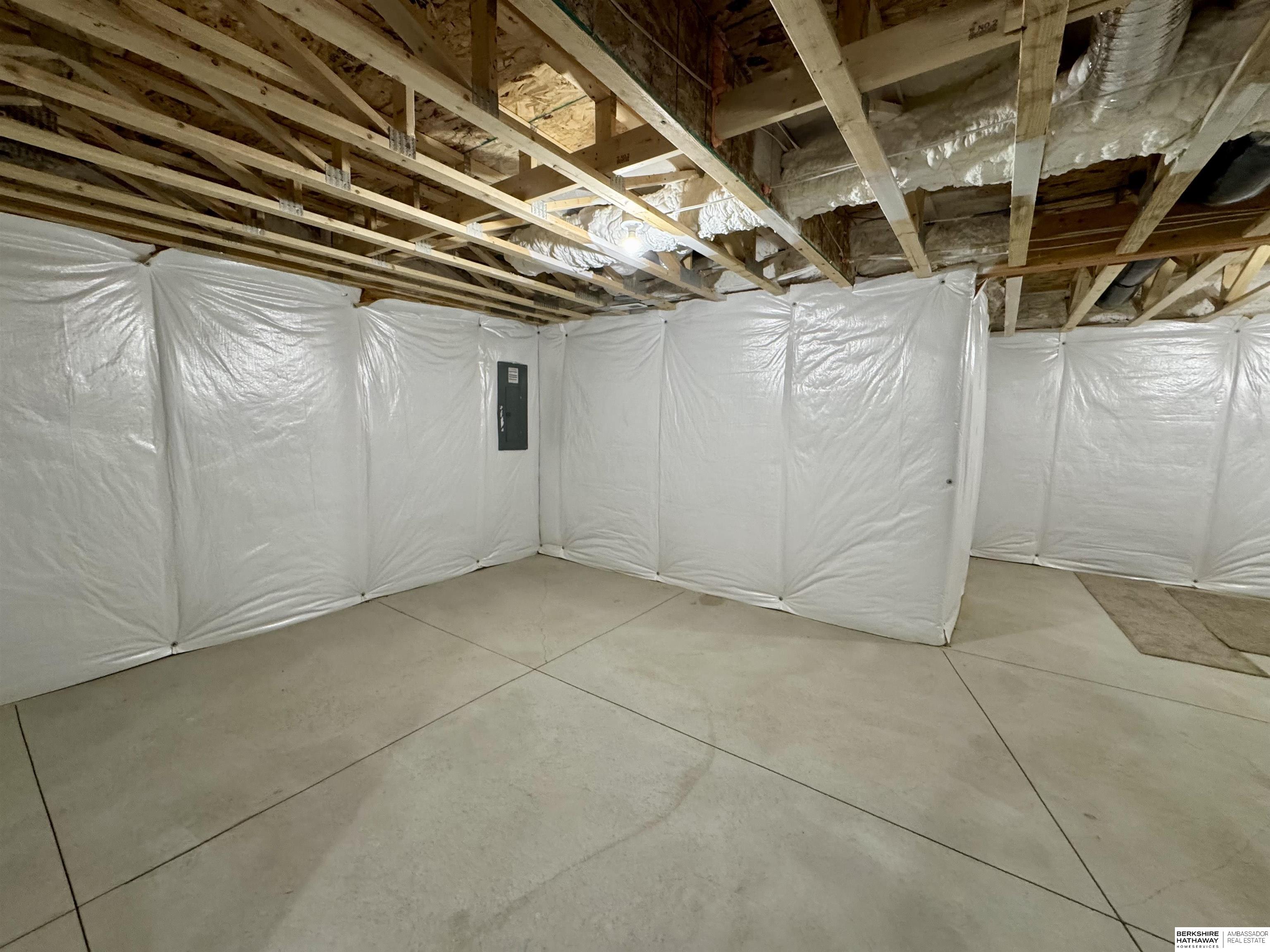 Omaha, Nebraska 68136, United States, 4 Bedrooms Bedrooms, ,3 BathroomsBathrooms,Residential,Active,91224