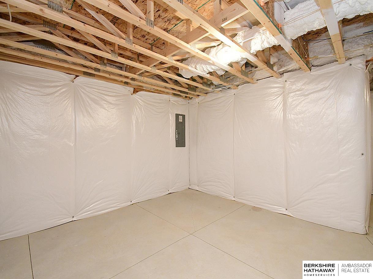 Omaha, Nebraska 68136, United States, 4 Bedrooms Bedrooms, ,3 BathroomsBathrooms,Residential,Active,91224