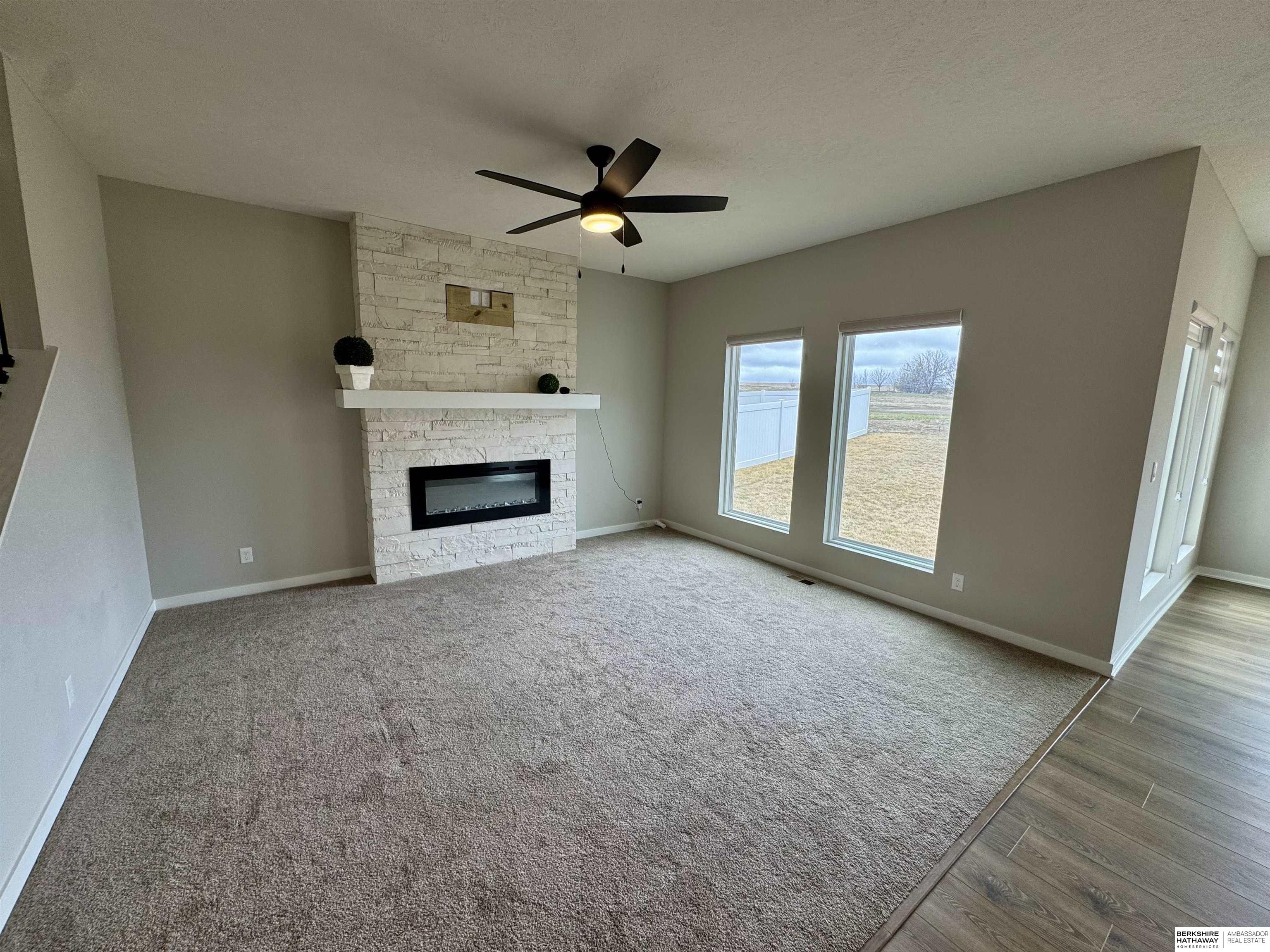 Omaha, Nebraska 68136, United States, 4 Bedrooms Bedrooms, ,3 BathroomsBathrooms,Residential,Active,91224