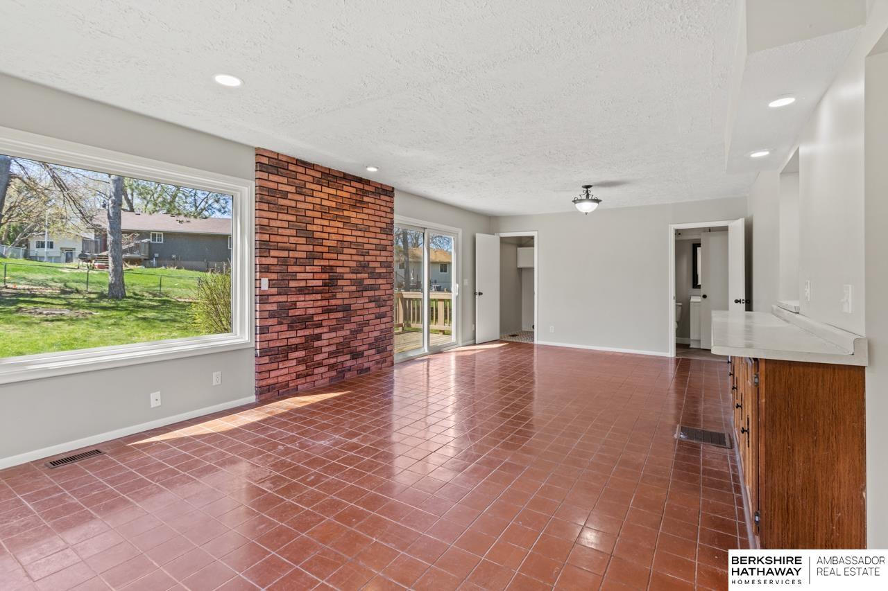 La Vista, Nebraska 68128, United States, 3 Bedrooms Bedrooms, ,2 BathroomsBathrooms,Residential,Pending,115801