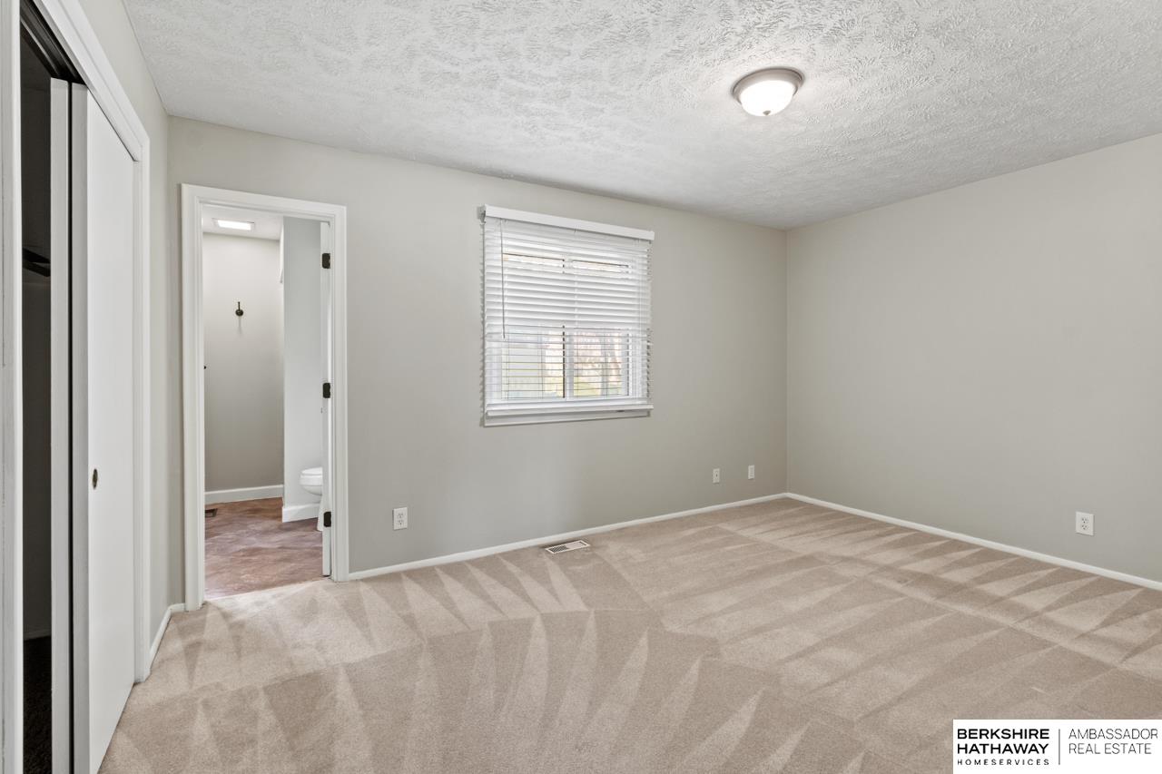 La Vista, Nebraska 68128, United States, 3 Bedrooms Bedrooms, ,2 BathroomsBathrooms,Residential,Pending,115801