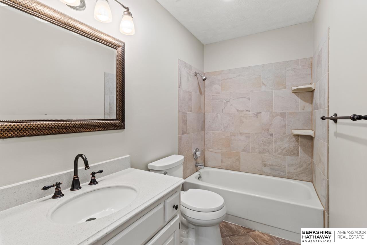 La Vista, Nebraska 68128, United States, 3 Bedrooms Bedrooms, ,2 BathroomsBathrooms,Residential,Pending,115801