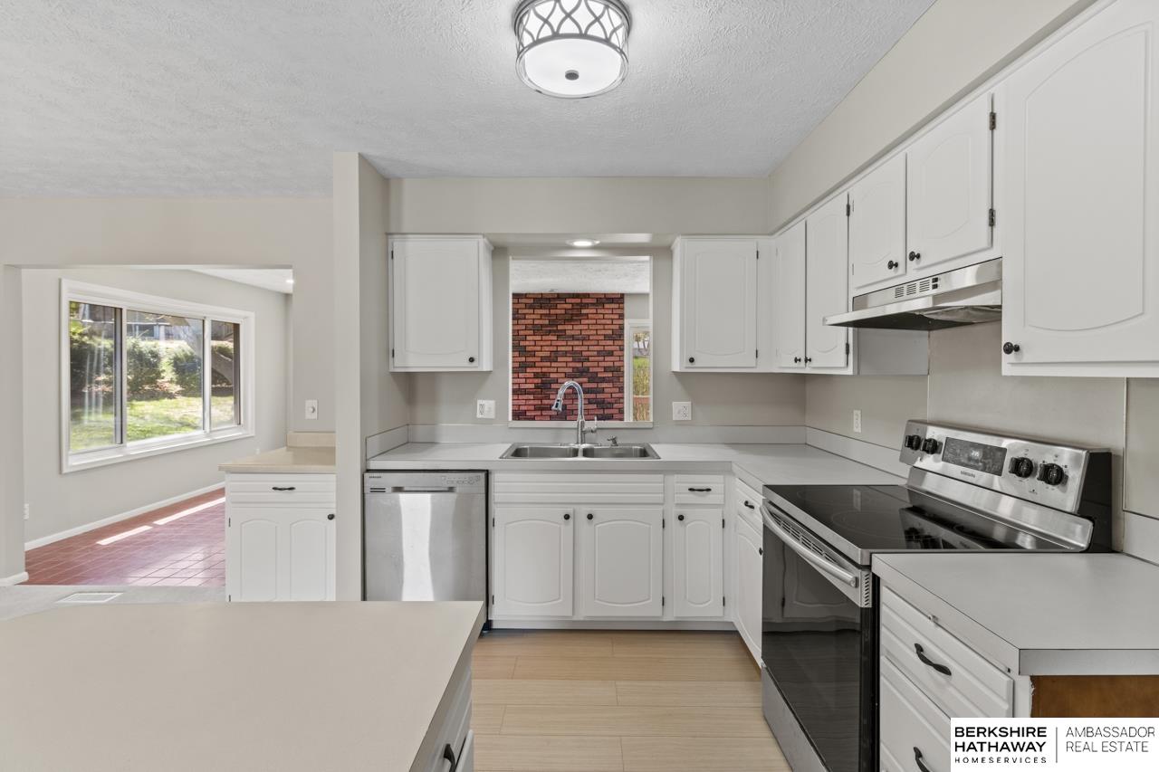 La Vista, Nebraska 68128, United States, 3 Bedrooms Bedrooms, ,2 BathroomsBathrooms,Residential,Pending,115801