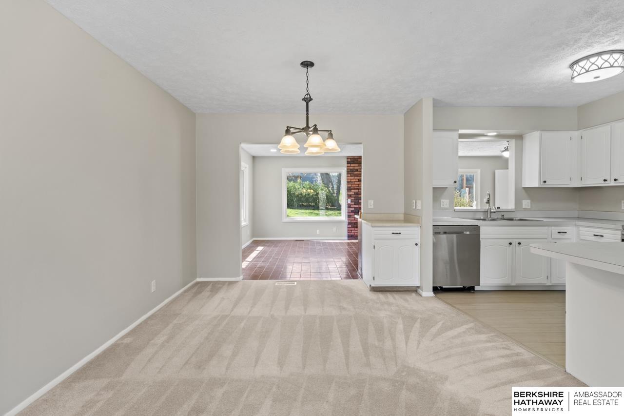 La Vista, Nebraska 68128, United States, 3 Bedrooms Bedrooms, ,2 BathroomsBathrooms,Residential,Pending,115801