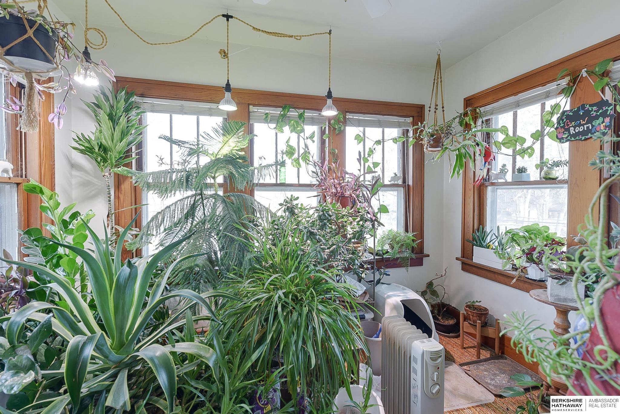 Omaha, Nebraska 68131, United States, 4 Bedrooms Bedrooms, ,2 BathroomsBathrooms,Residential,Active,106381