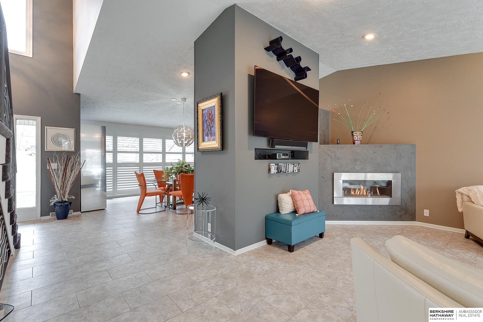 Omaha, Nebraska 68118, United States, 4 Bedrooms Bedrooms, ,4 BathroomsBathrooms,Residential,Pending,20513