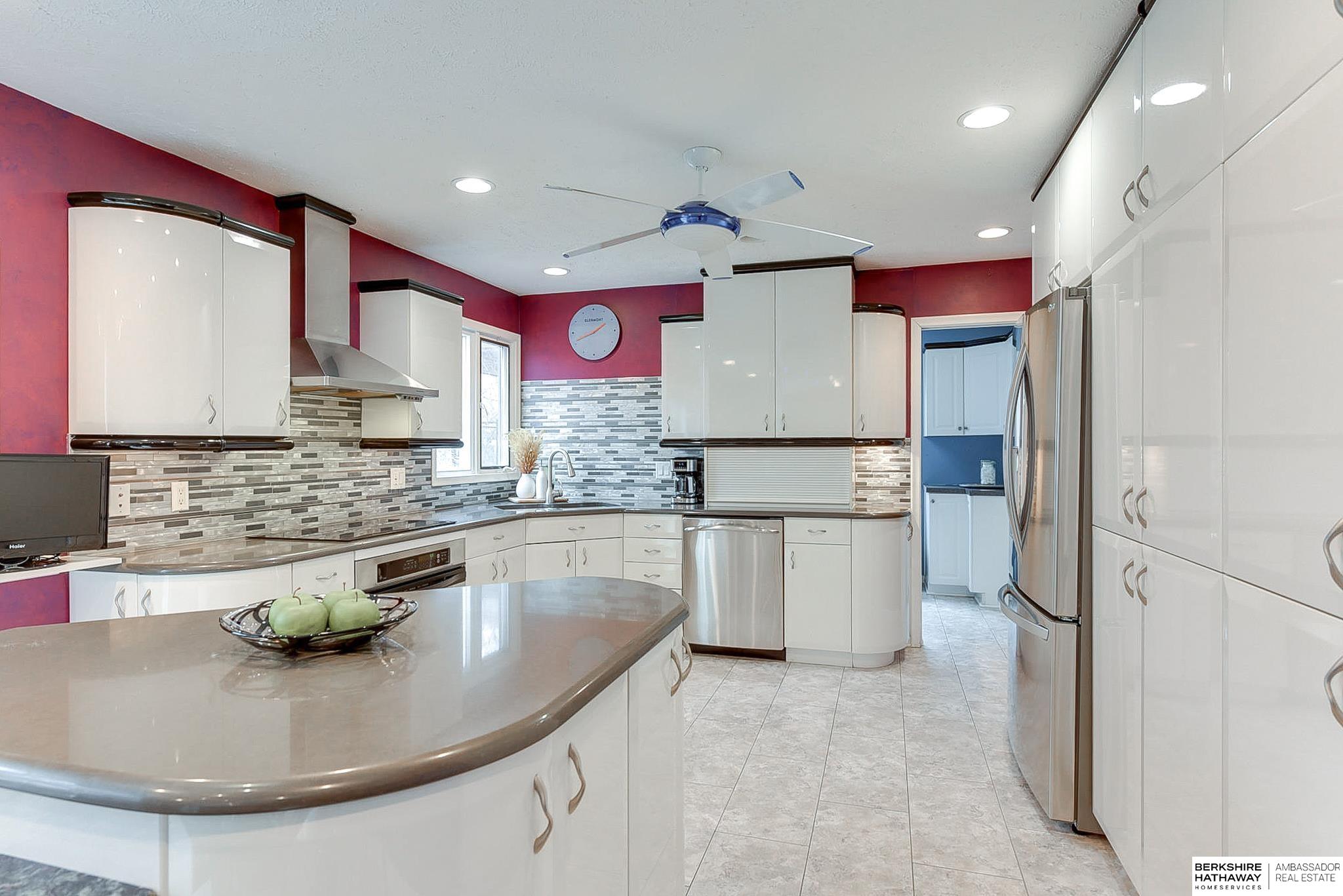 Omaha, Nebraska 68118, United States, 4 Bedrooms Bedrooms, ,4 BathroomsBathrooms,Residential,Pending,20513