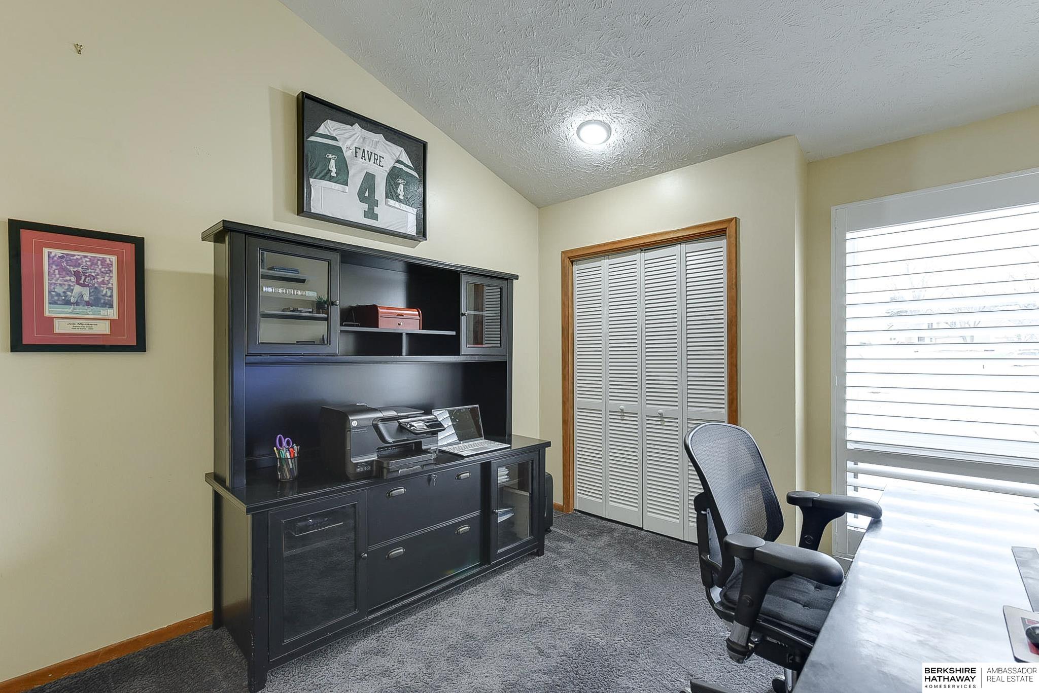 Omaha, Nebraska 68118, United States, 4 Bedrooms Bedrooms, ,4 BathroomsBathrooms,Residential,Pending,20513