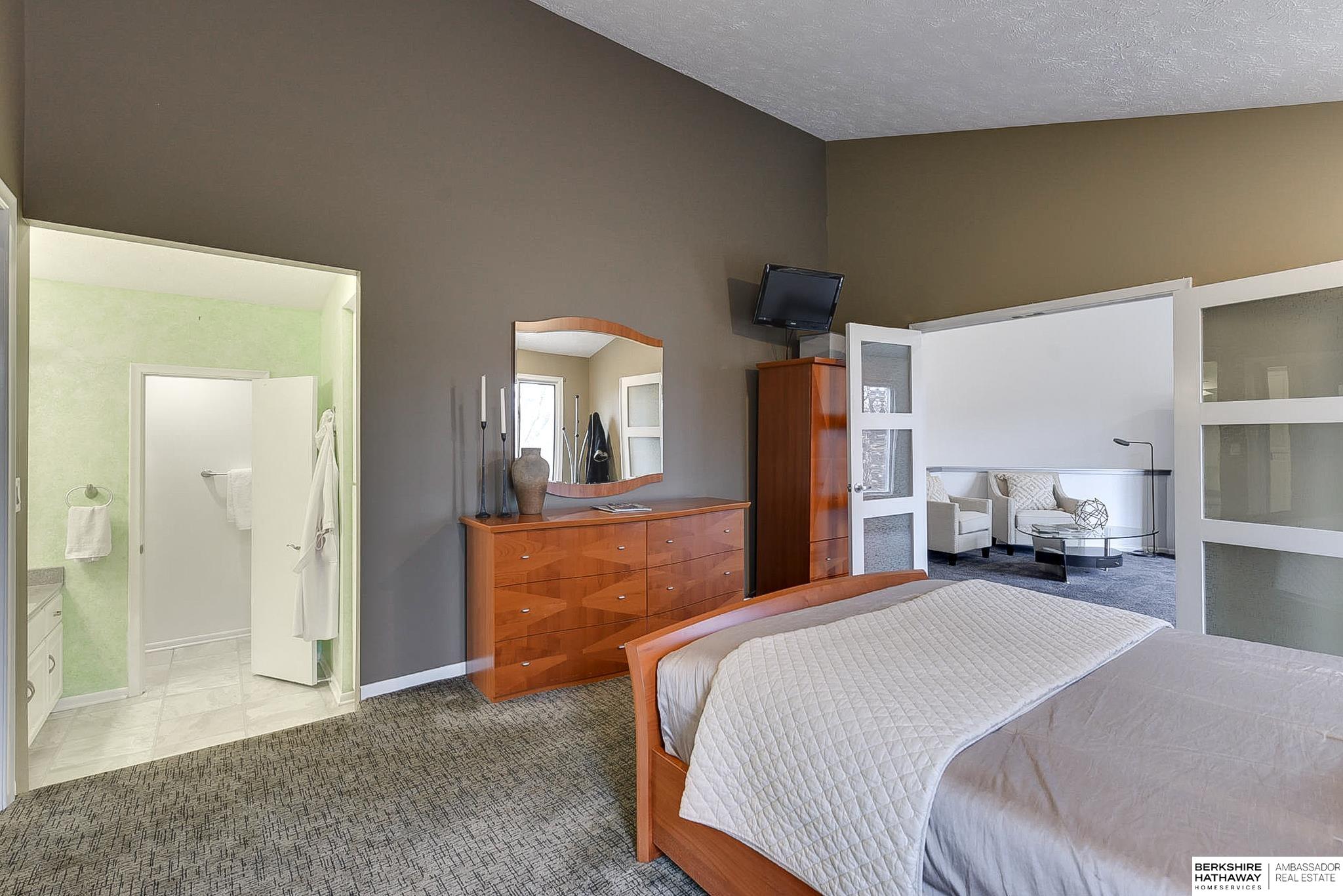 Omaha, Nebraska 68118, United States, 4 Bedrooms Bedrooms, ,4 BathroomsBathrooms,Residential,Pending,20513