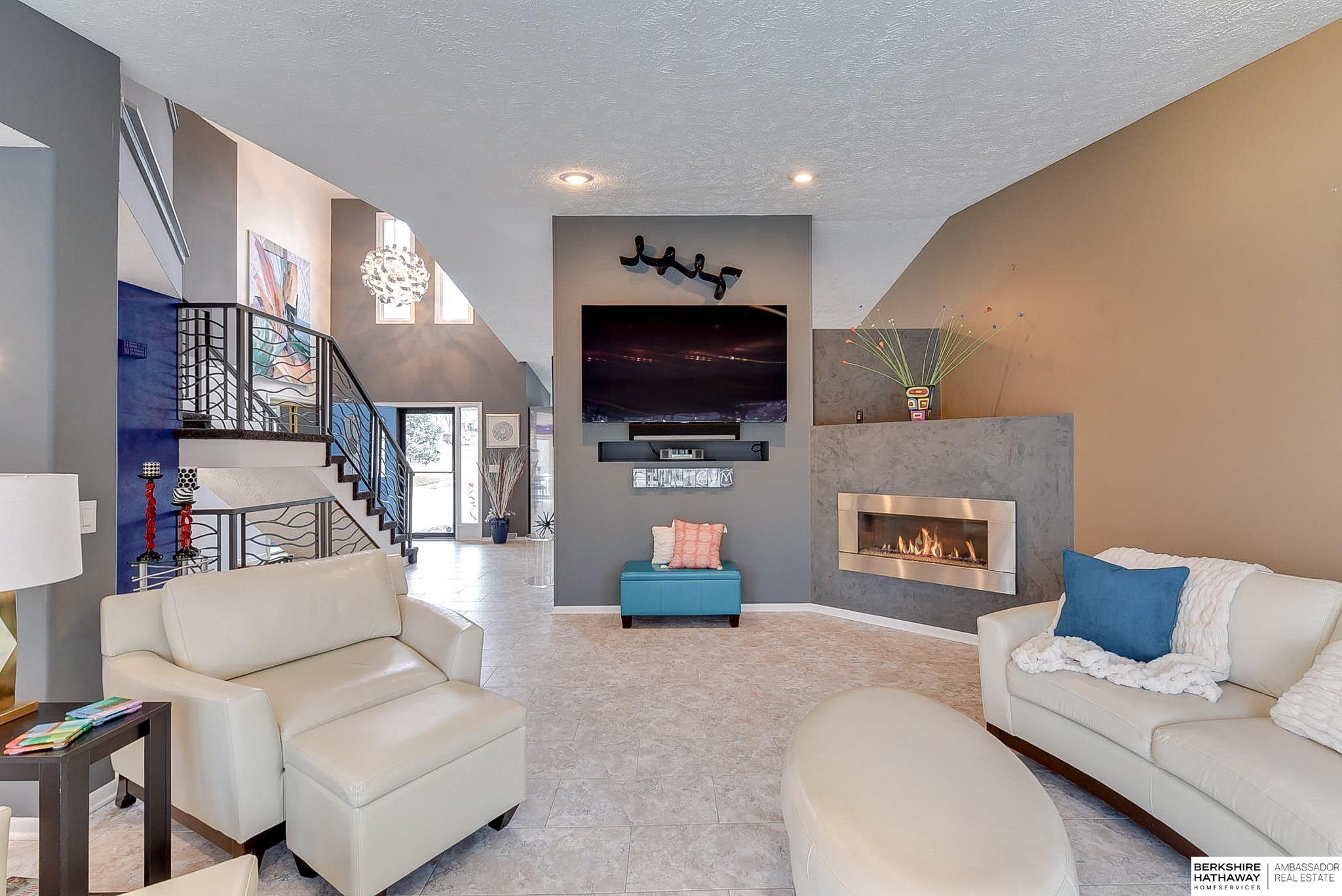 Omaha, Nebraska 68118, United States, 4 Bedrooms Bedrooms, ,4 BathroomsBathrooms,Residential,Pending,20513